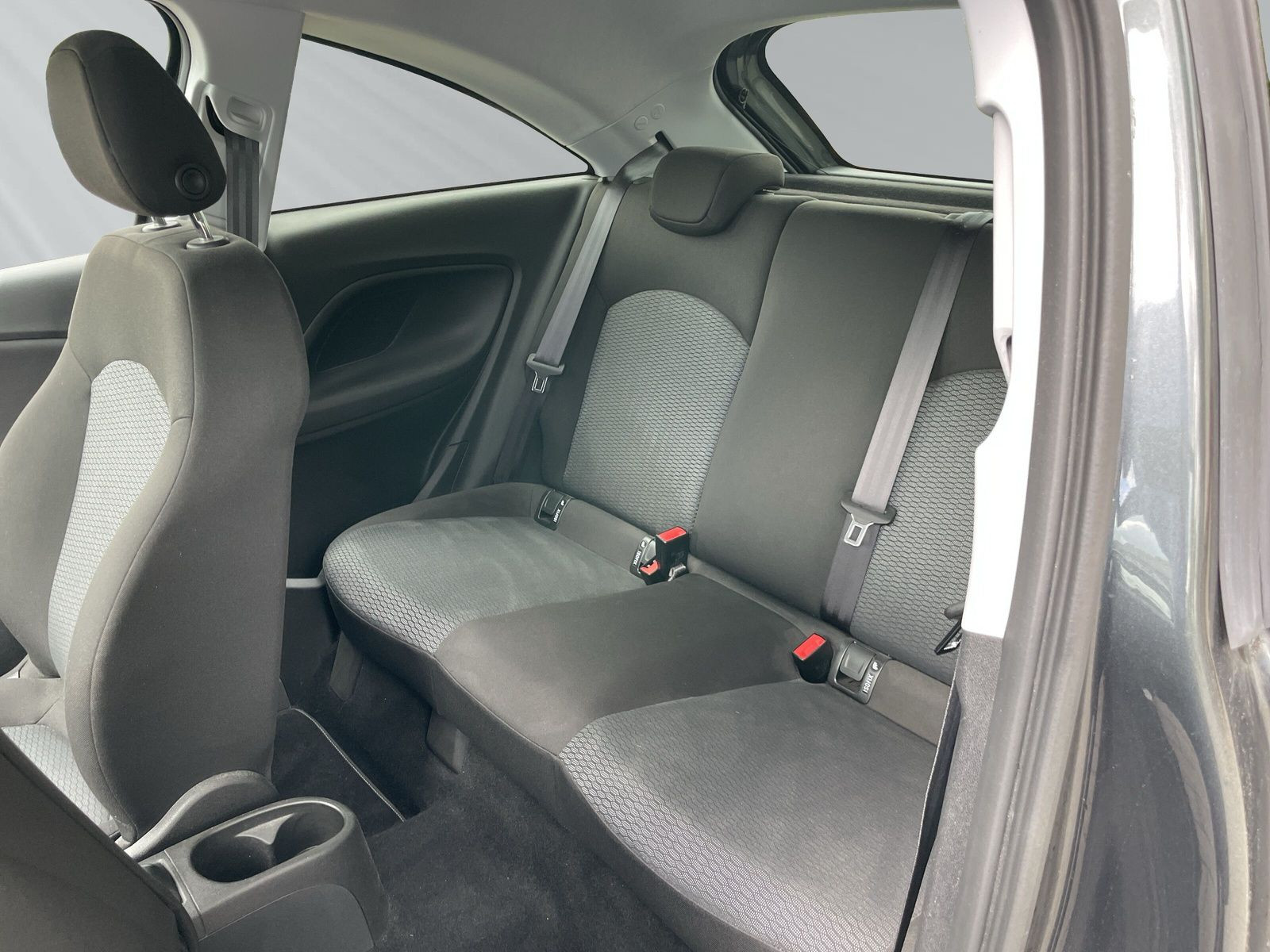 Corsa E 1.4 Active+SHZ+LHZ+KLIMA+PDC+LSENS+
