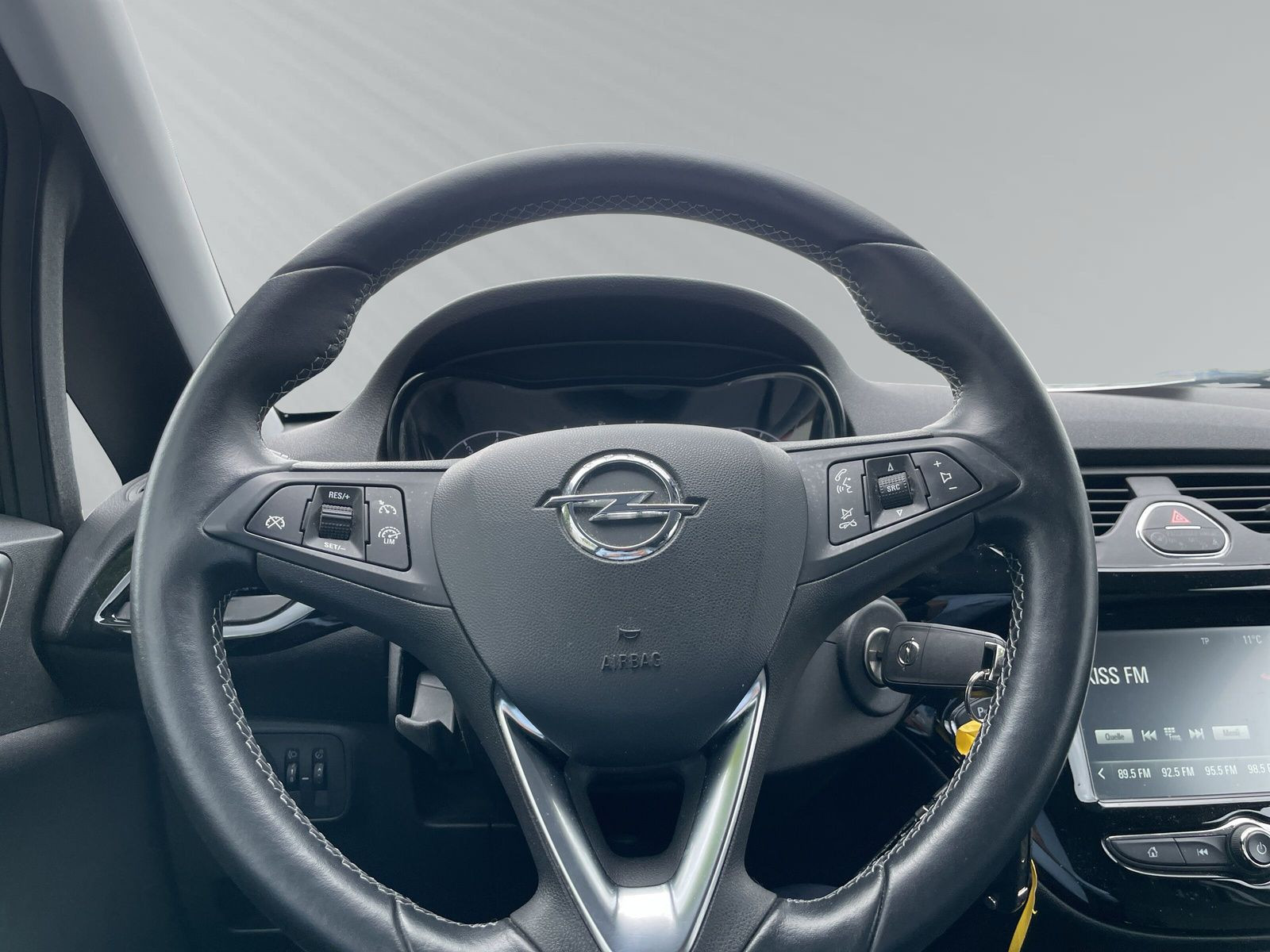 Corsa E 1.4 Active+SHZ+LHZ+KLIMA+PDC+LSENS+