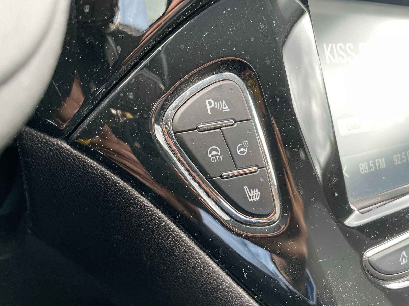 Corsa E 1.4 Active+SHZ+LHZ+KLIMA+PDC+LSENS+