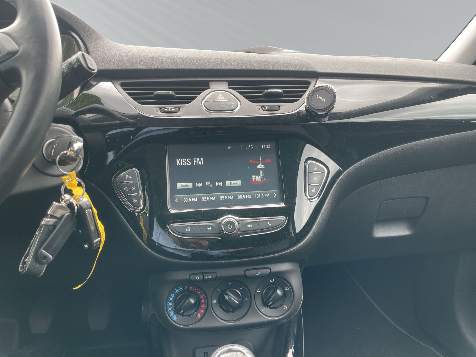 Corsa E 1.4 Active+SHZ+LHZ+KLIMA+PDC+LSENS+