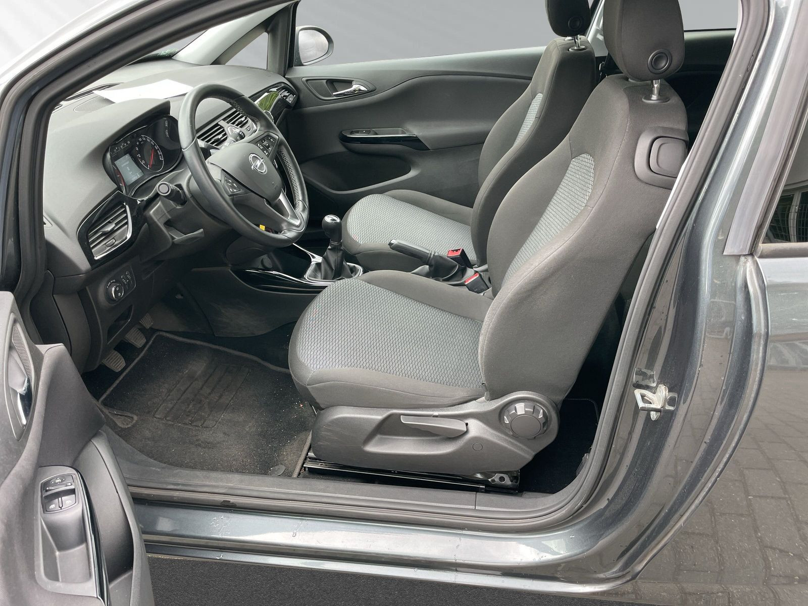 Corsa E 1.4 Active+SHZ+LHZ+KLIMA+PDC+LSENS+