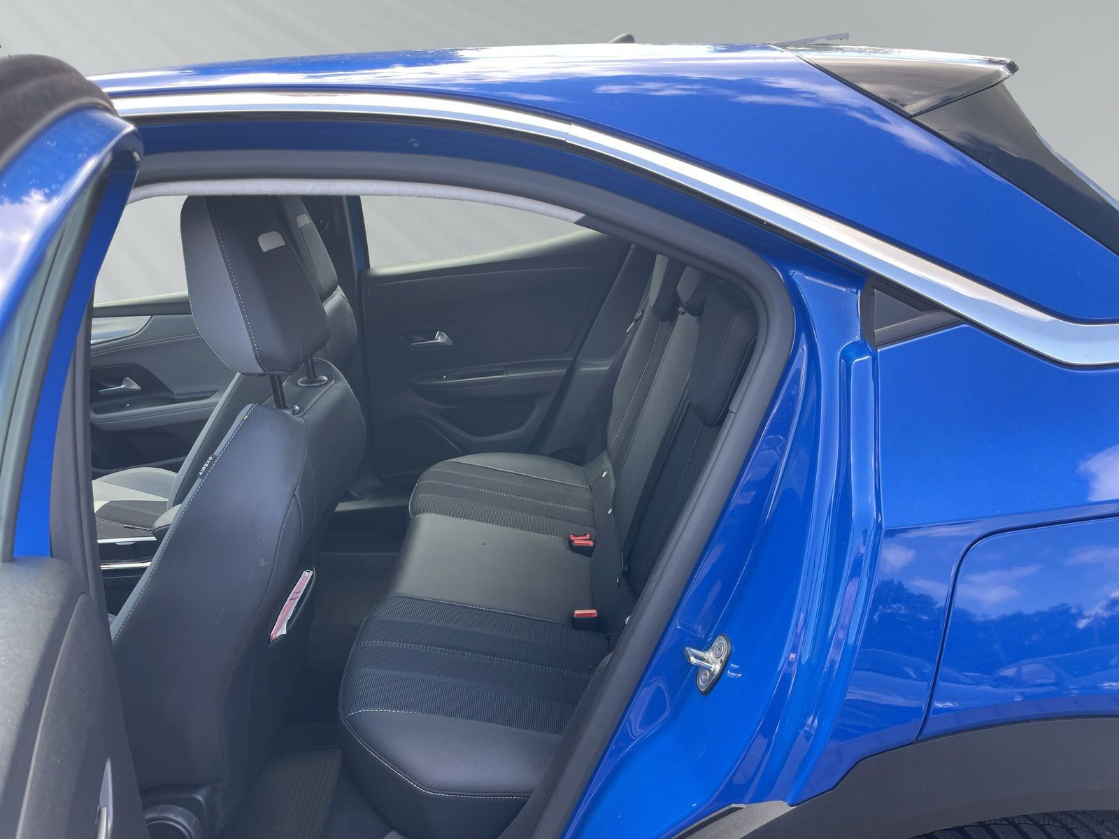 Mokka Business Elegance 1.2+SHZ+LHZ+CAM+PDC+NAV+