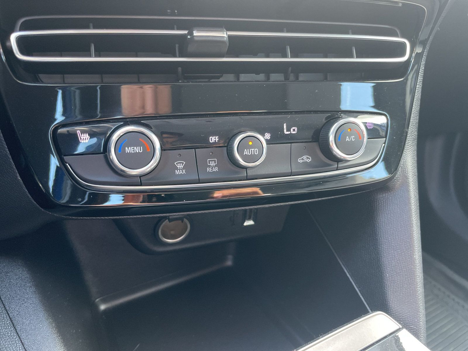 Mokka Business Elegance 1.2+SHZ+LHZ+CAM+PDC+NAV+