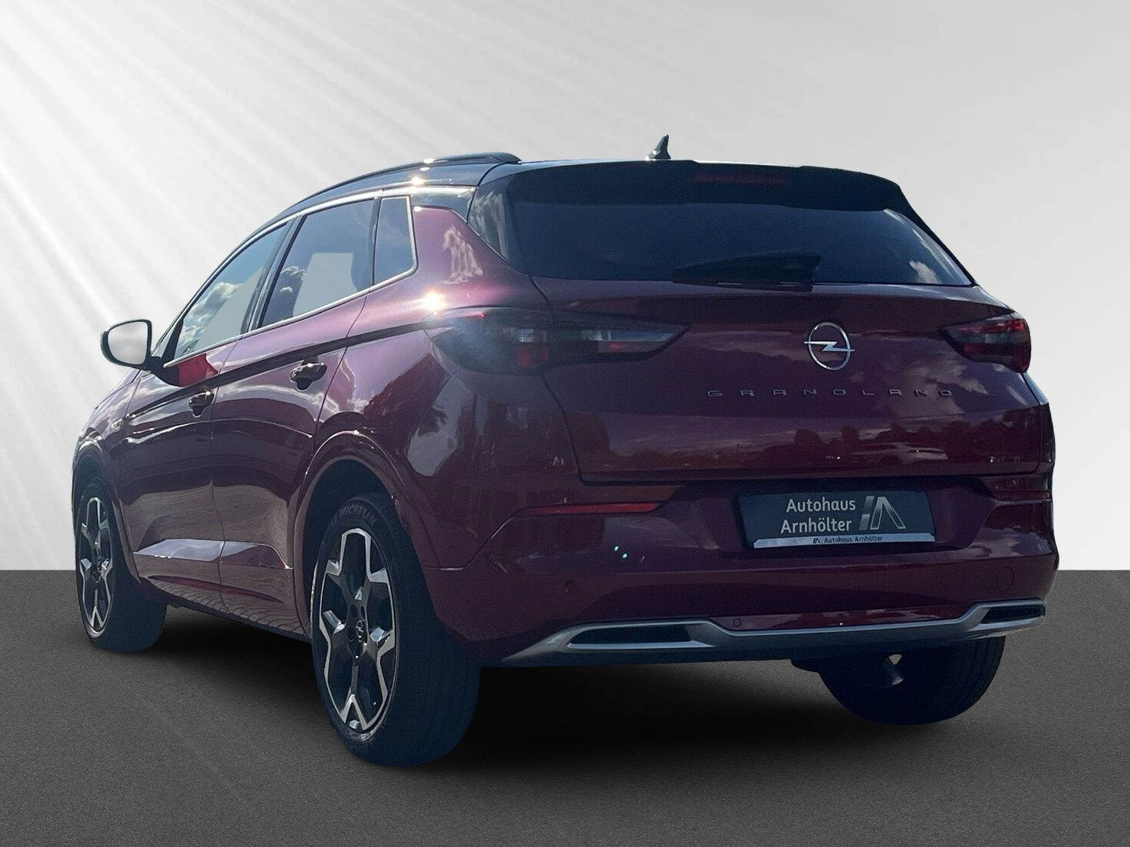 Grandland Elegance 1.2 Turbo+PDC+CAM+NAV+MEMORY+