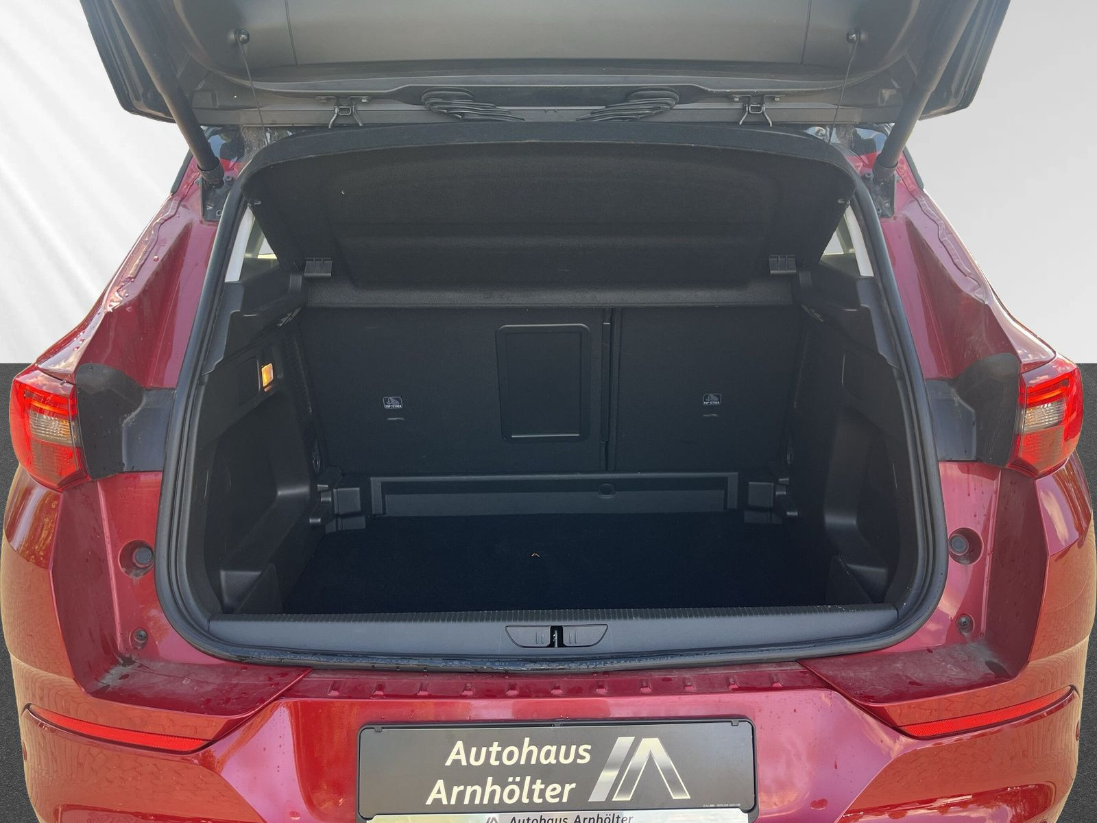 Grandland Elegance 1.2 Turbo+PDC+CAM+NAV+MEMORY+