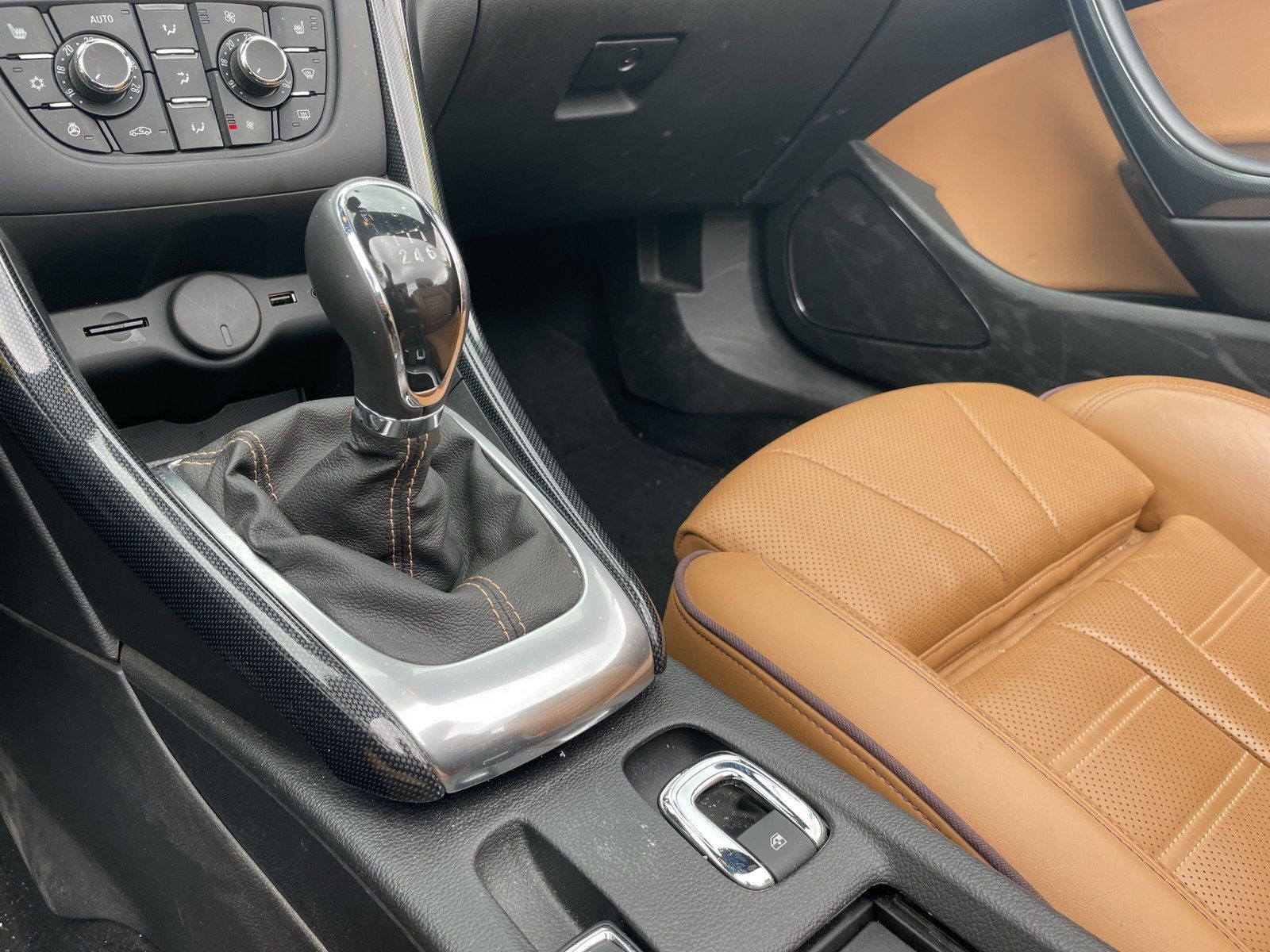 Cascada 1.6 Innovation S/S Leder+Navi+AFL+Xenon