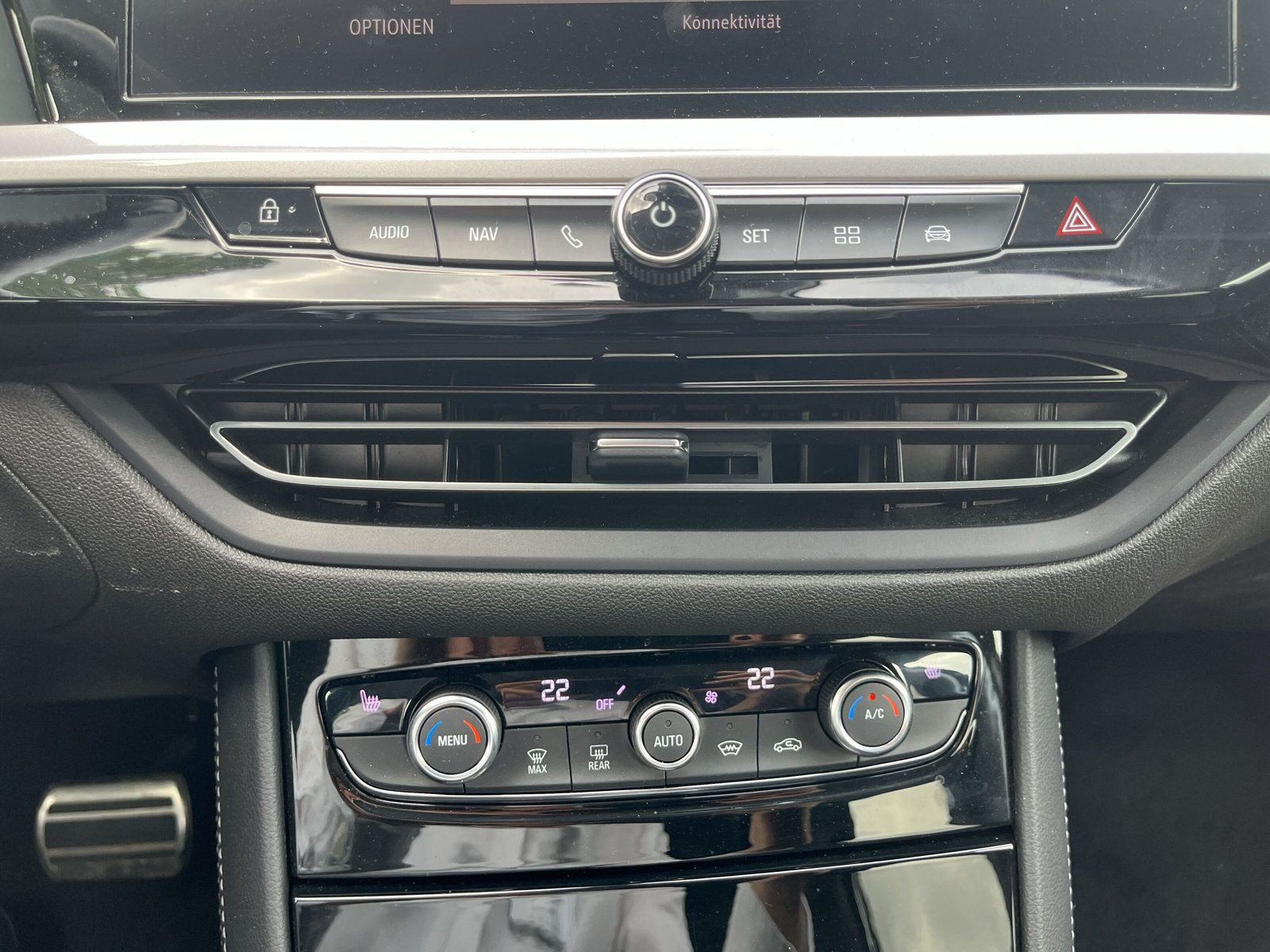 Grandland Elegance 1.2 Turbo AT8+PDC+CAM+CARPLAY