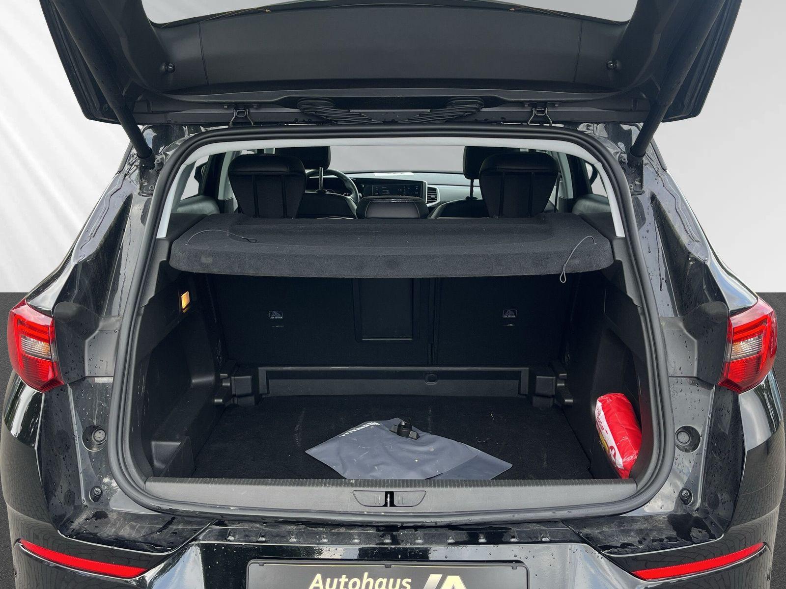 Grandland Elegance 1.2 Turbo AT8+PDC+CAM+CARPLAY