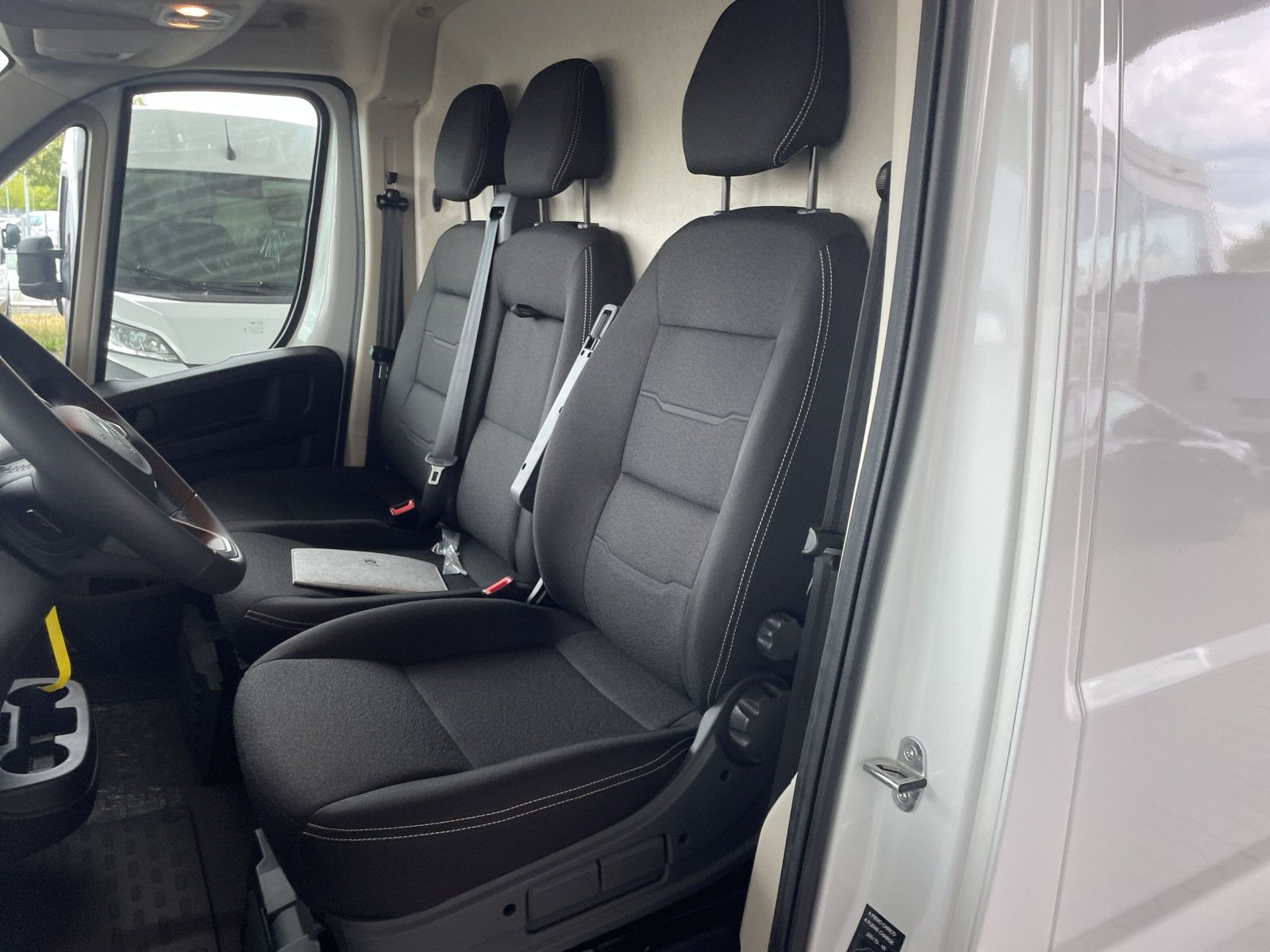 Jumper 2.2 BlueHdi140 L2H2 8-Gang Automatik AHK+