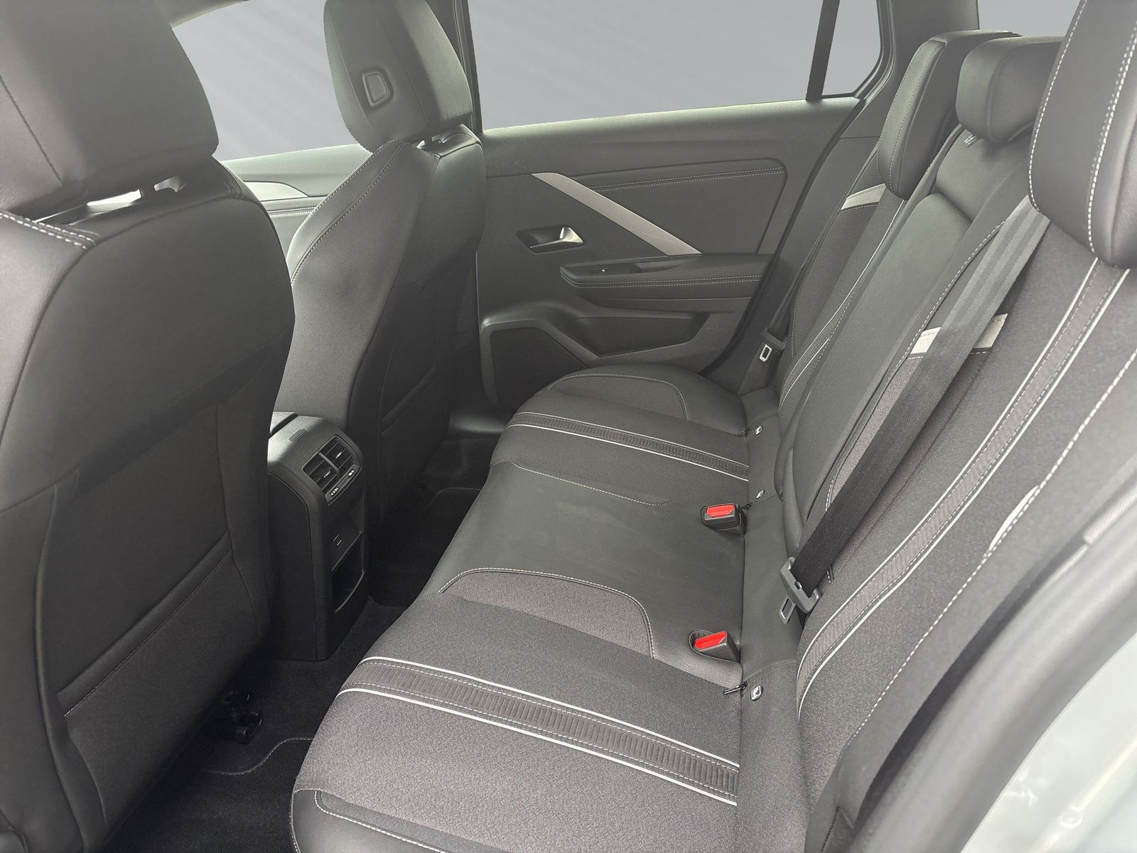 ASTRA L ST GS 1.2 131 PS Klima+KAMERA+PDC+NAVI++