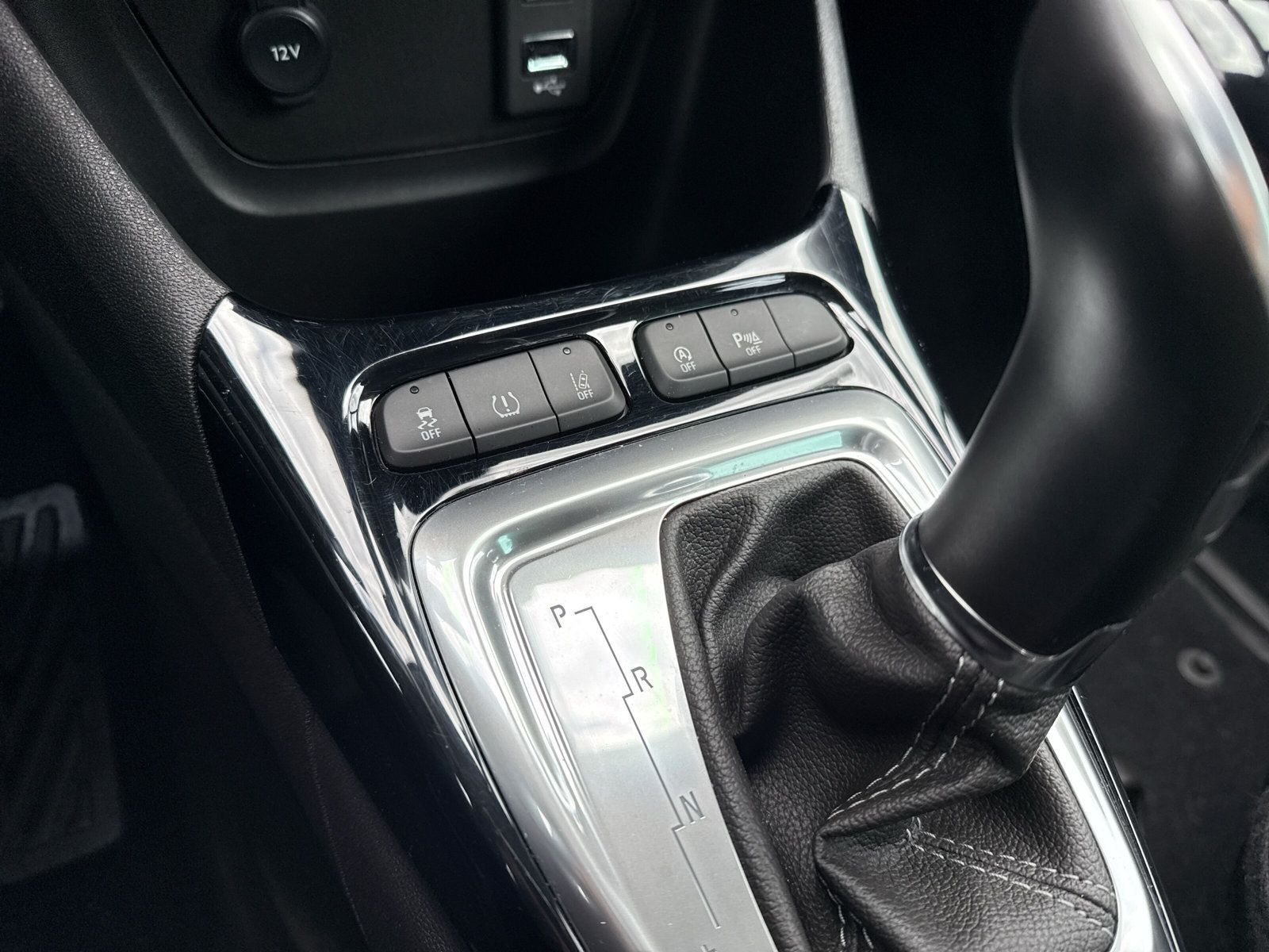 CROSSLAND ELEGANCE 1.2 +AT+NAVI+PDC+CAM+CARPLAY+