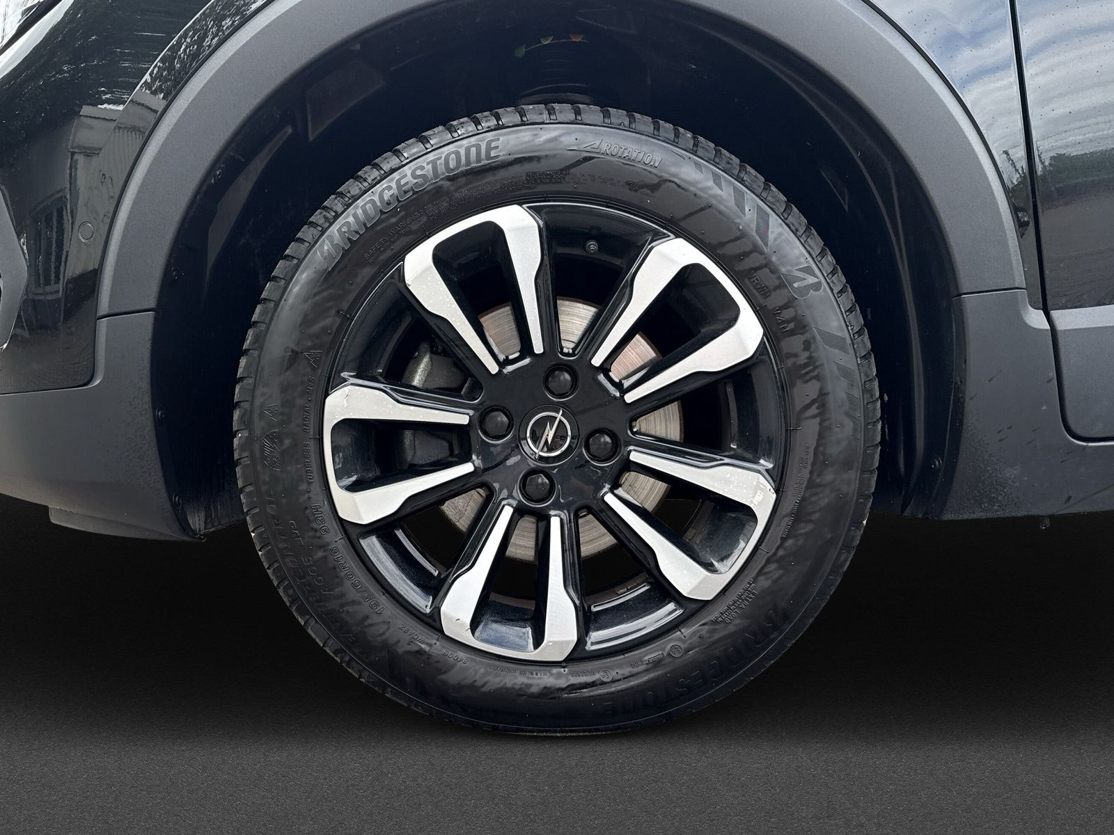 CROSSLAND ELEGANCE 1.2 +AT+NAVI+PDC+CAM+CARPLAY+