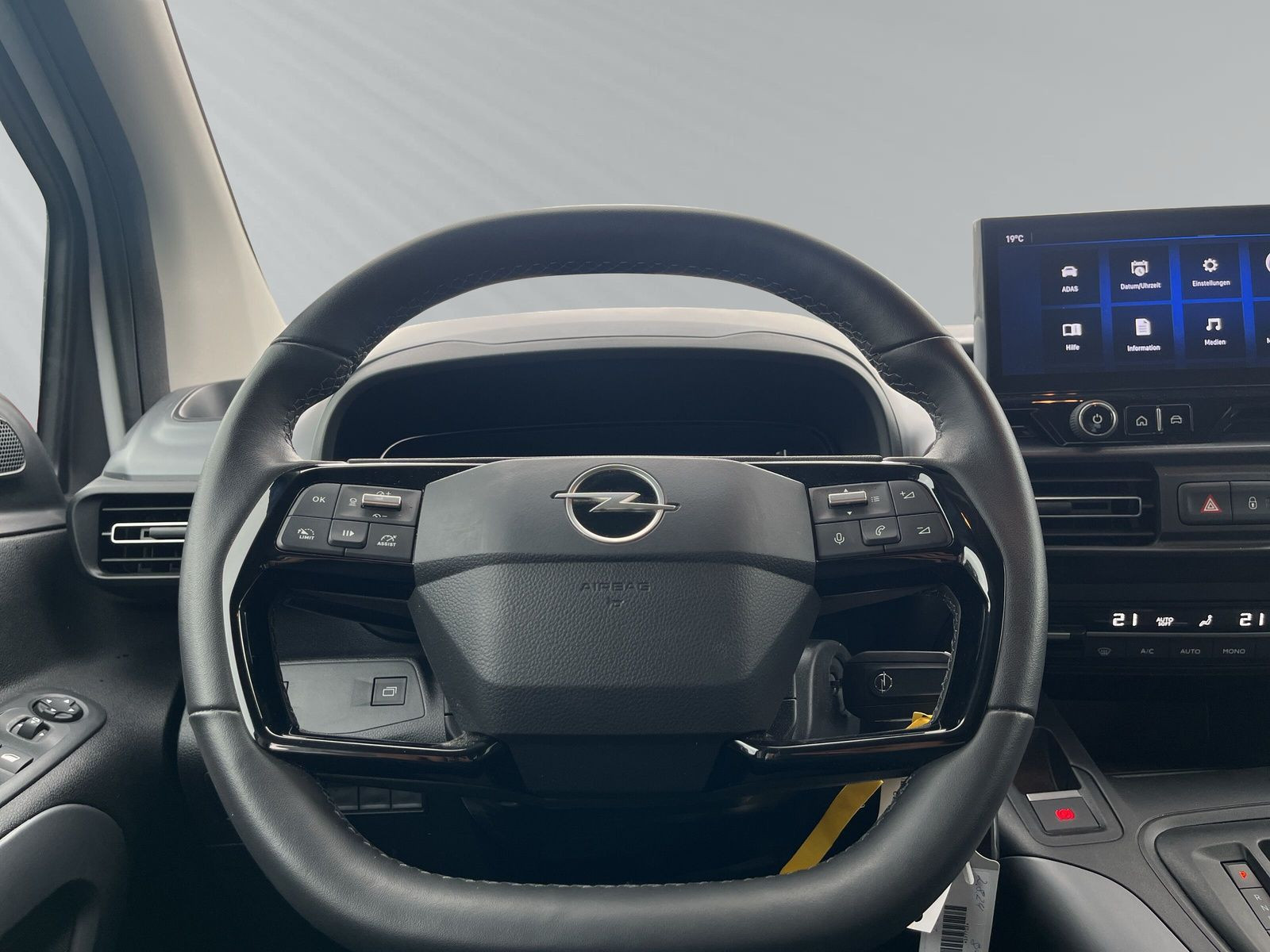COMBO E GS 1.5 +DIESEL++CARPLAY+SHZ+PDC+KAMERA++