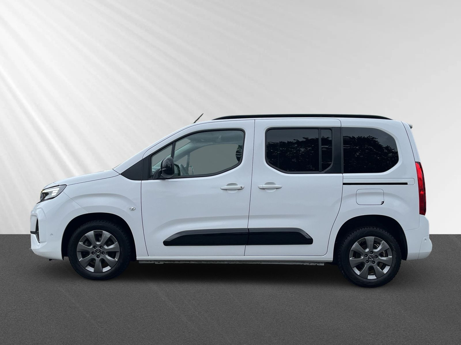 COMBO E GS 1.5 +DIESEL++CARPLAY+SHZ+PDC+KAMERA++