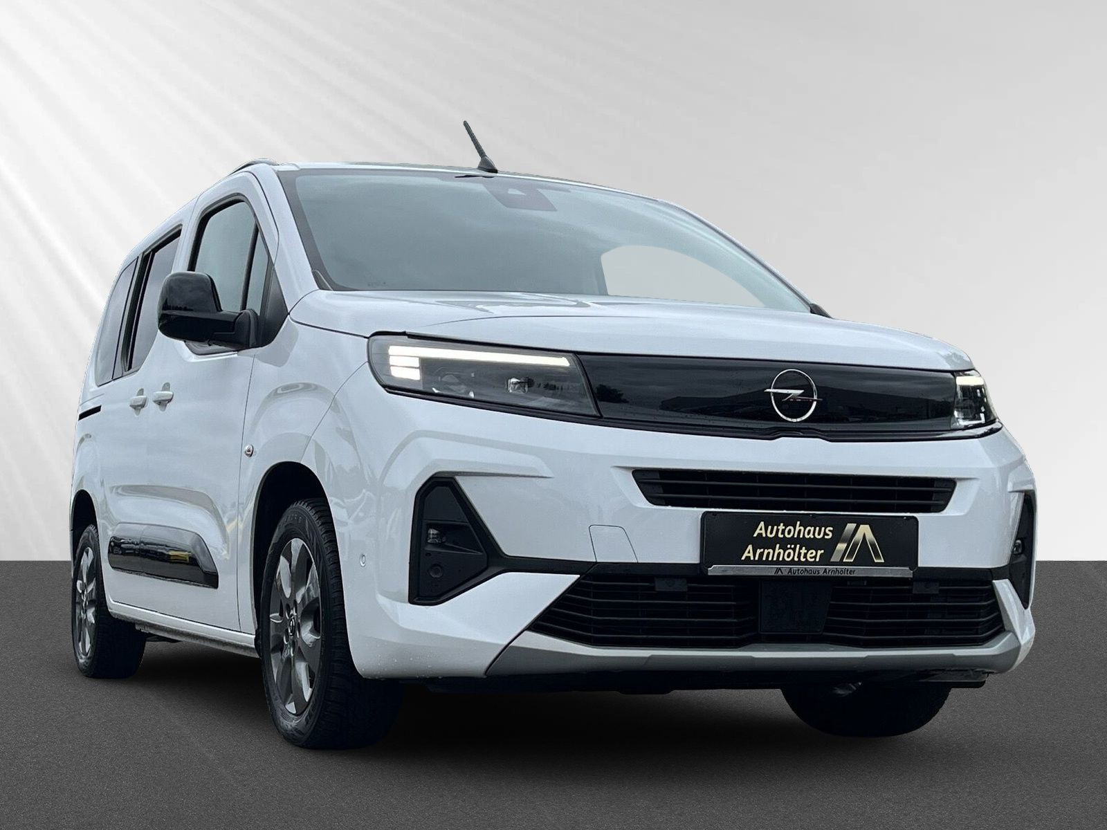 COMBO E GS 1.5 +DIESEL++CARPLAY+SHZ+PDC+KAMERA++