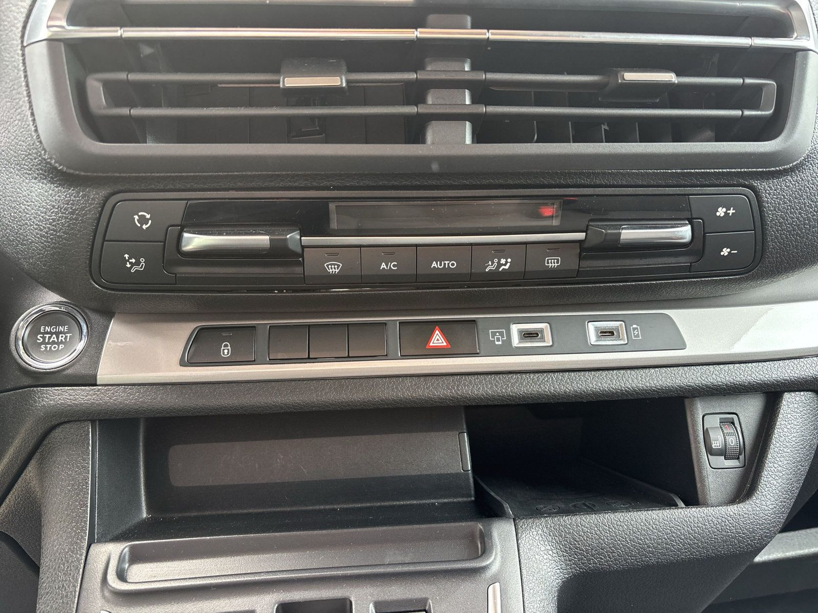 ZAFIRA EDITION XL 2.0 130KW KLIMA+SHZ+LED+AT+
