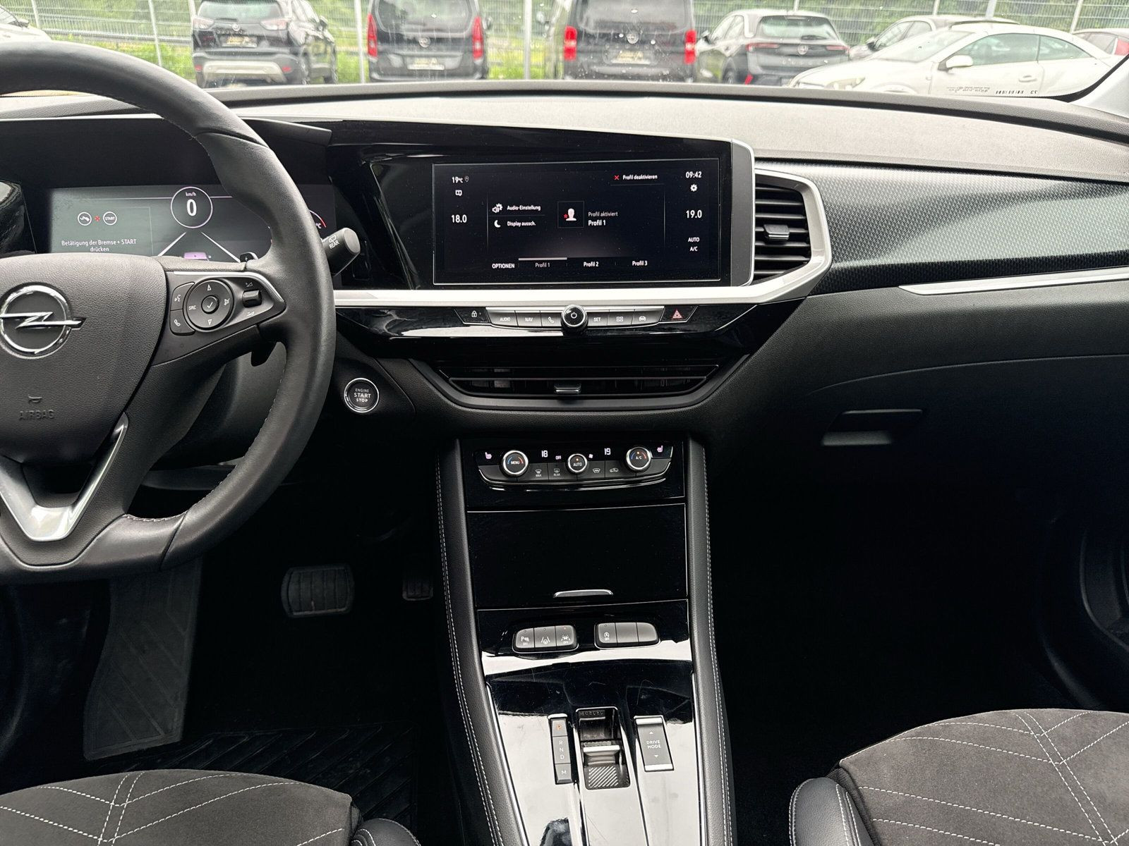 Grandland GS 1.2 Turbo S/S 96KW AT8 +AHK+PARKAS+