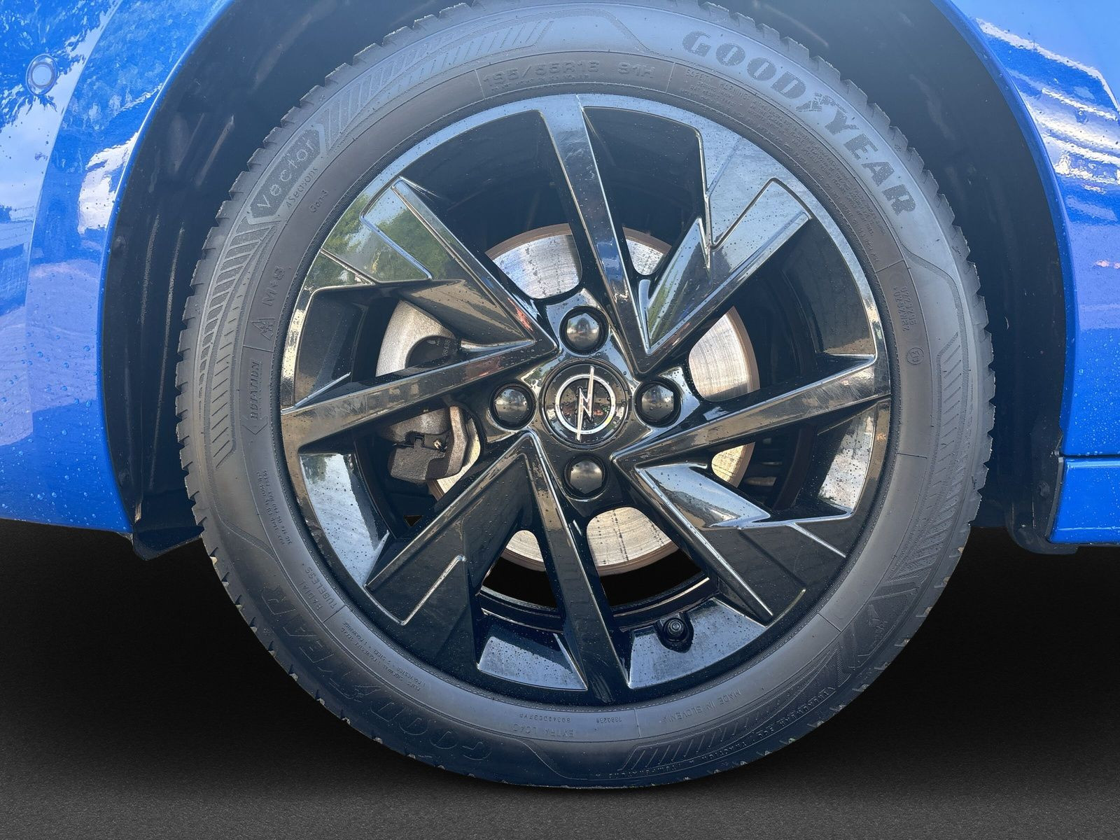 CORSA F GS 1.2 TURBO S/S 74 KW+ PANO+Bluetooth++