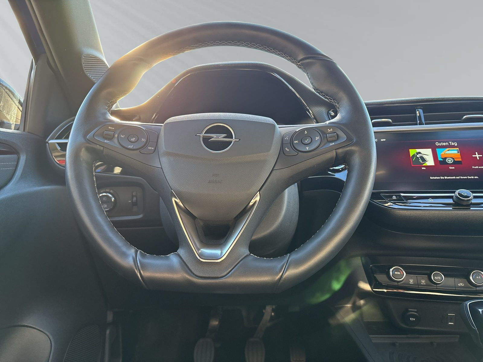 CORSA F GS 1.2 74KW KLIMA+PDC+NAVI+LED+SHZ+LHZ++