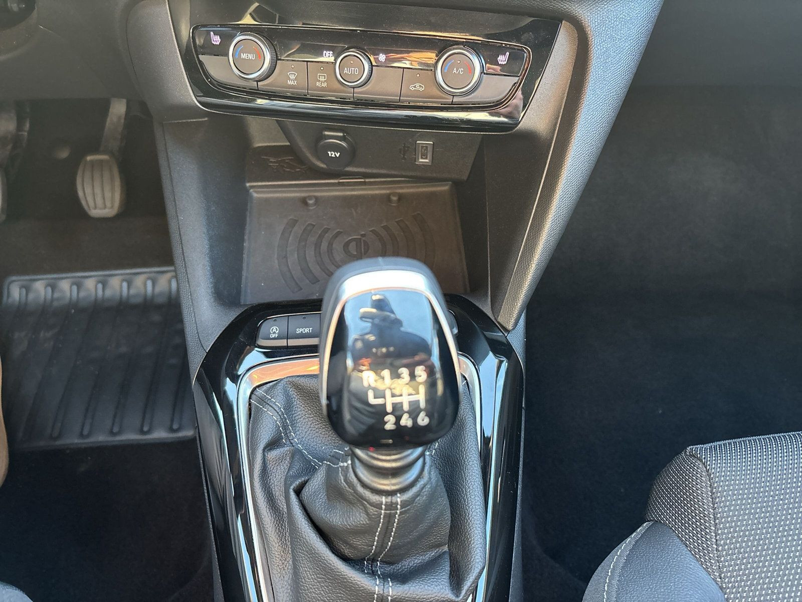 CORSA F GS 1.2 74KW KLIMA+PDC+NAVI+LED+SHZ+LHZ++