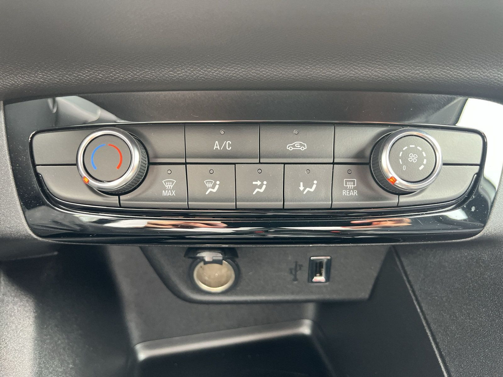 Corsa F 5-T Elegance 1.2 Turbo AT8+