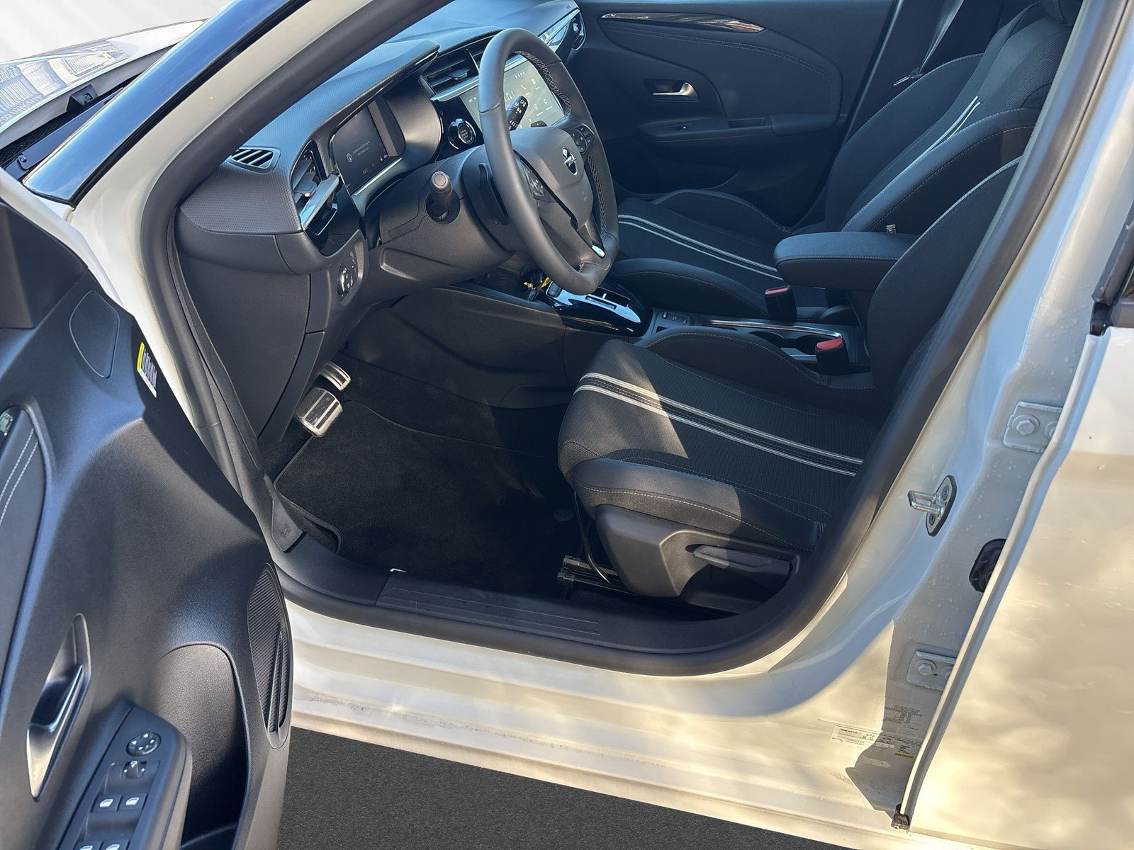 CORSA F GS 1.2 TURBO96KW+KLIMA+BLUETOOTH+++
