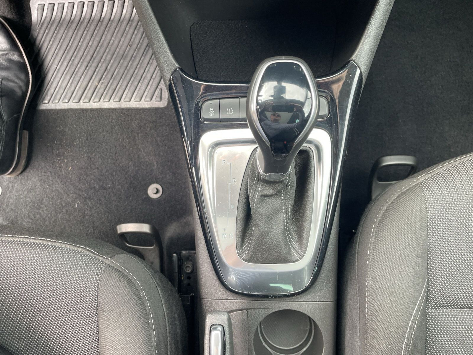 CROSSLAND ELEGANCE 1.2 KLIMA+LED+PANORAMA+LM+AT+