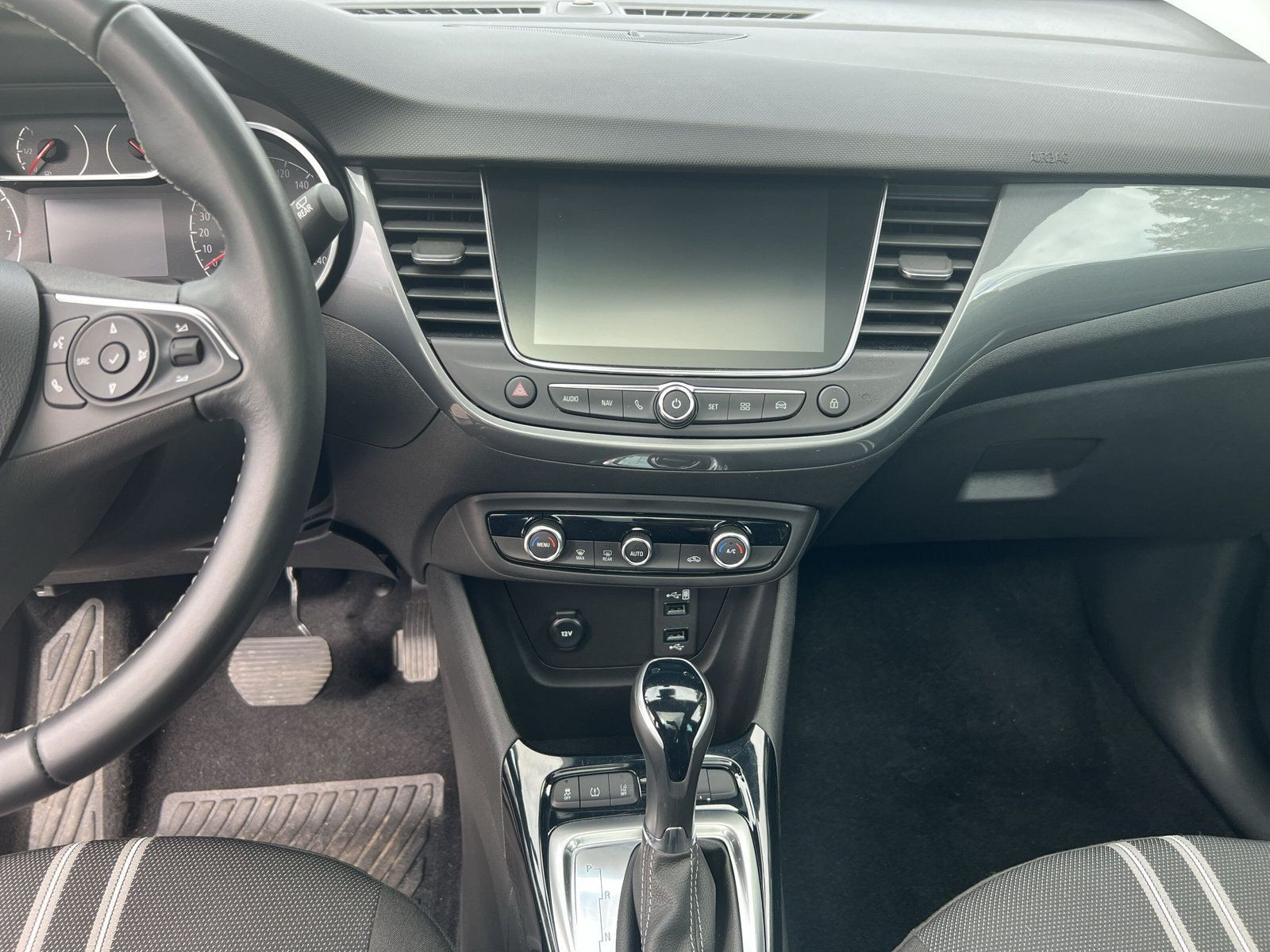 CROSSLAND ELEGANCE 1.2 T S/S 96KW AT +PANO+NAVI+