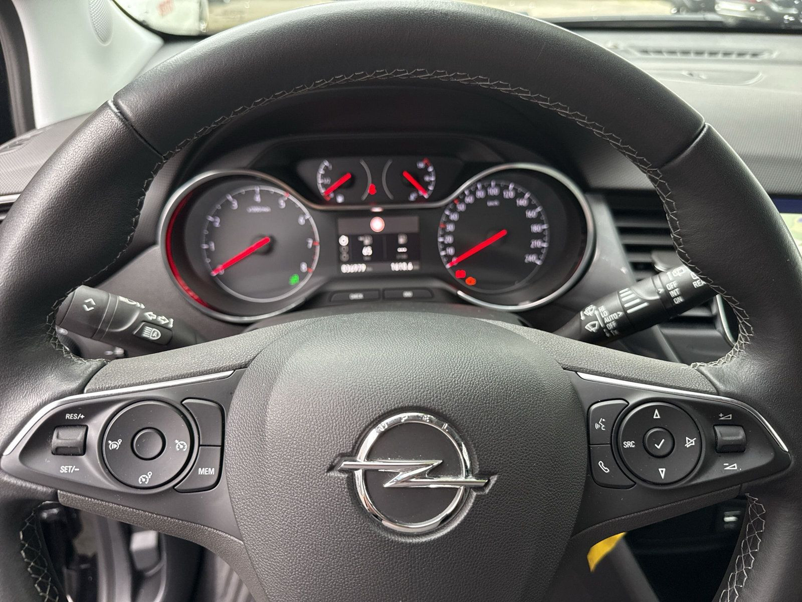 CROSSLAND ELEGANCE 1.2 TURBO S/S 96KW AT +NAV+LM