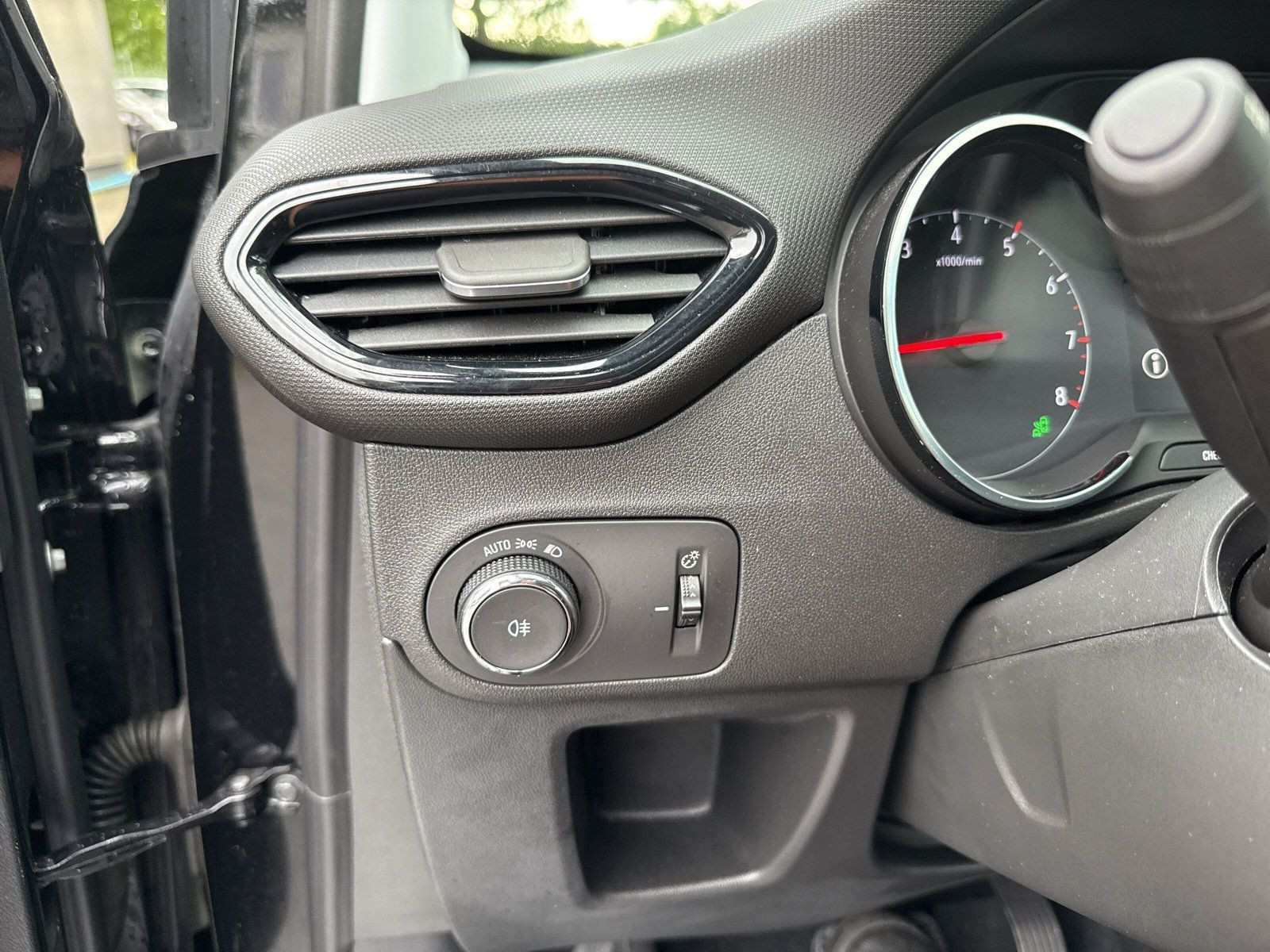 CROSSLAND ELEGANCE 1.2 TURBO S/S 96KW AT +NAV+LM