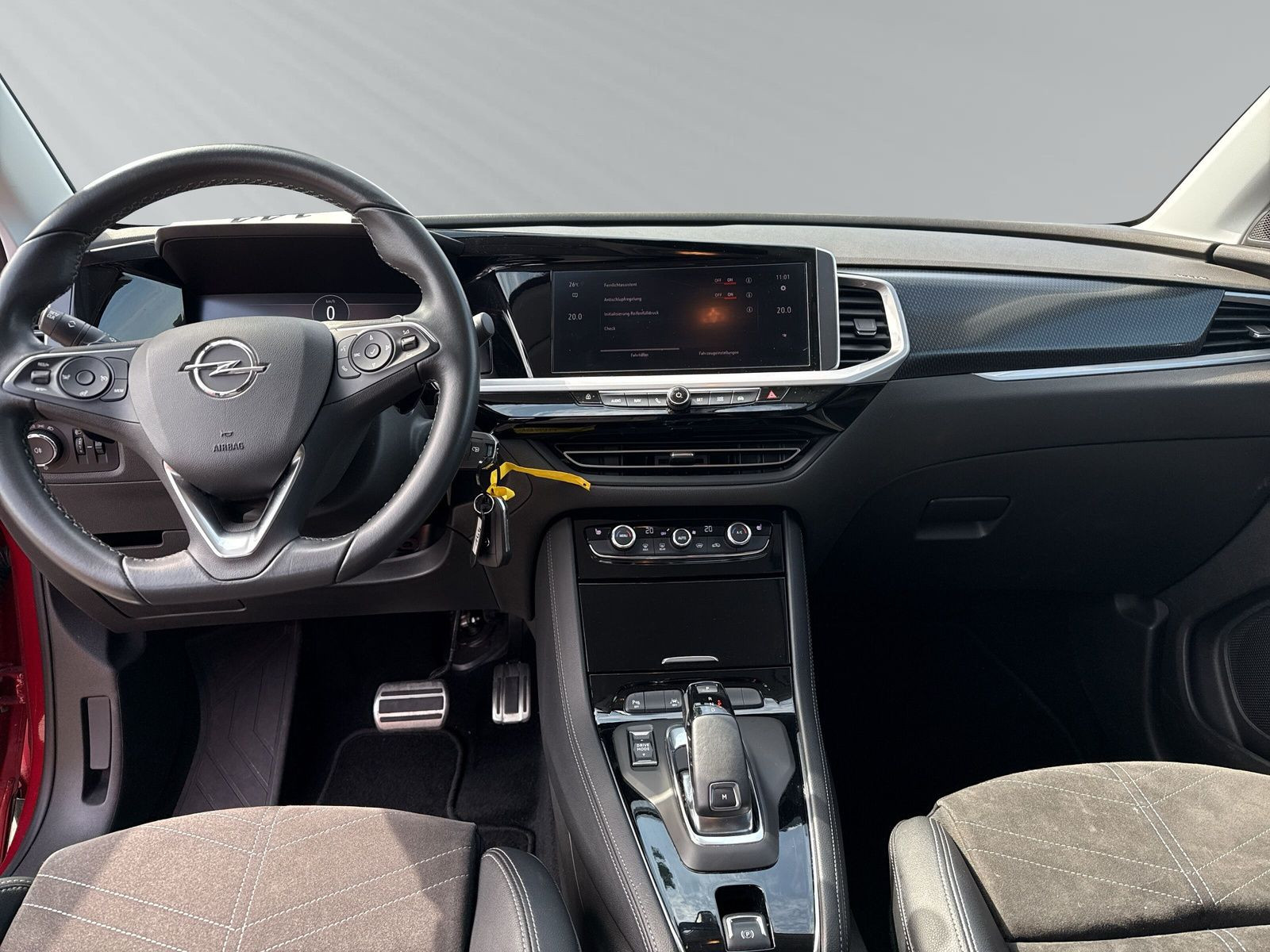 Grandland 1.2 GS ++AT+NAVI+PDC+CAM+CARPLAY+SHZ++