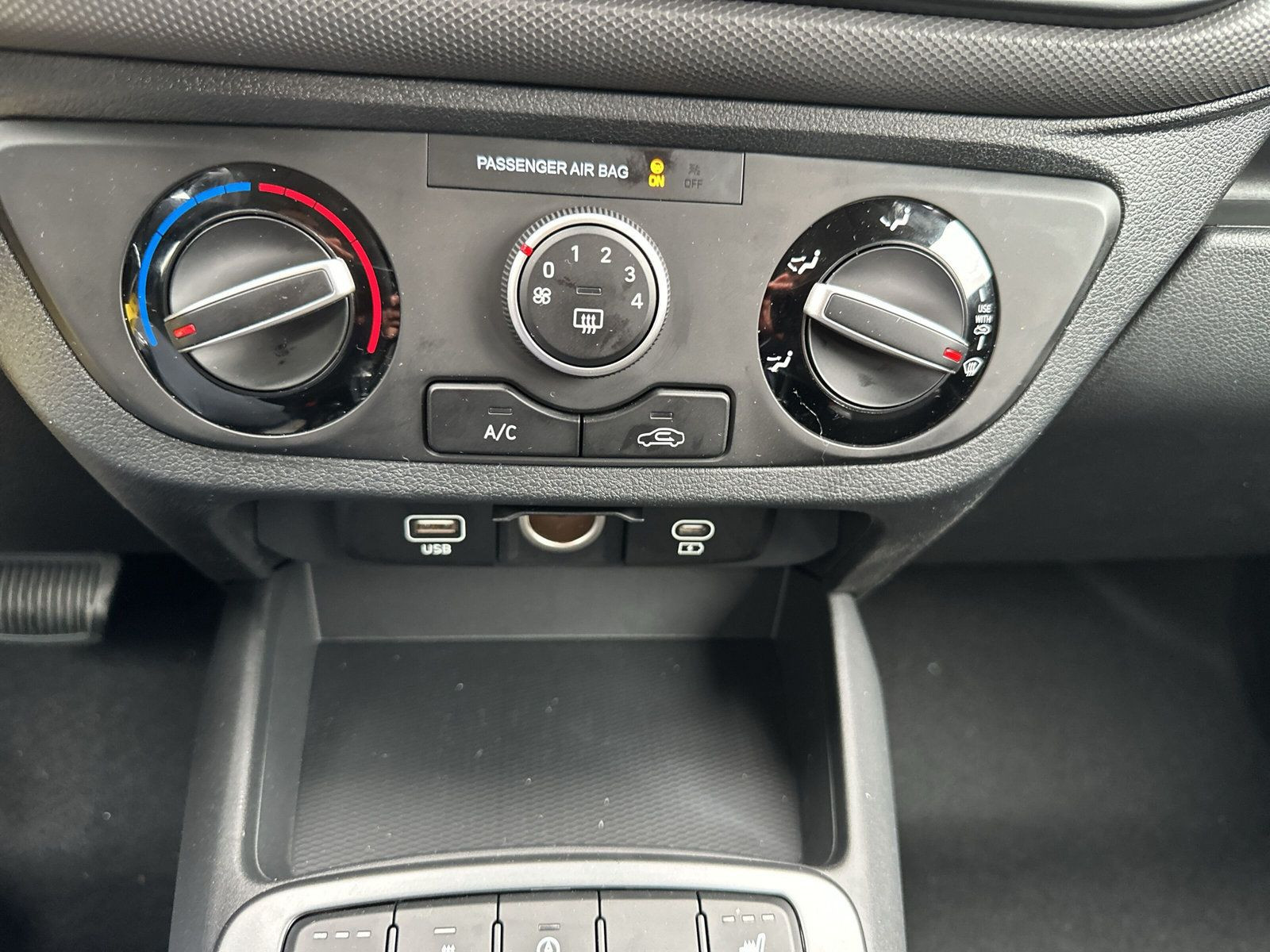 i10 MY25 1.0 A/T TREND +NAVI+KAMERA+CARPLAY+PDC+