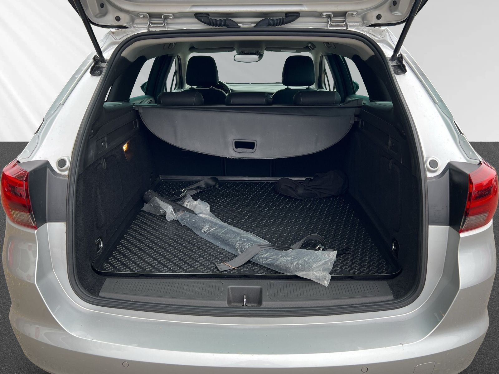 ASTRA K ST 1.2 Turbo+FRONTSCHHEIZ+ANHÄNGERK+SHZ+