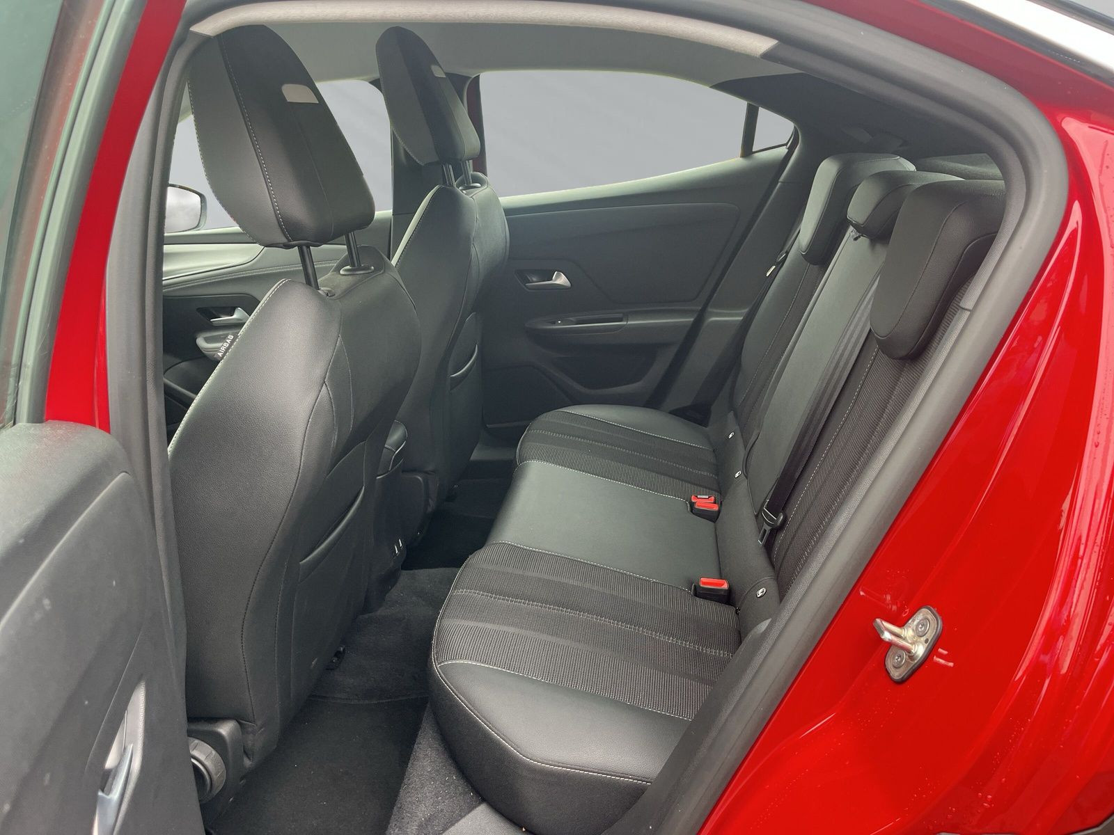 Mokka-e Elegance+PDC+CAM+SHZ+CARPLAY+TOTWINKEL++