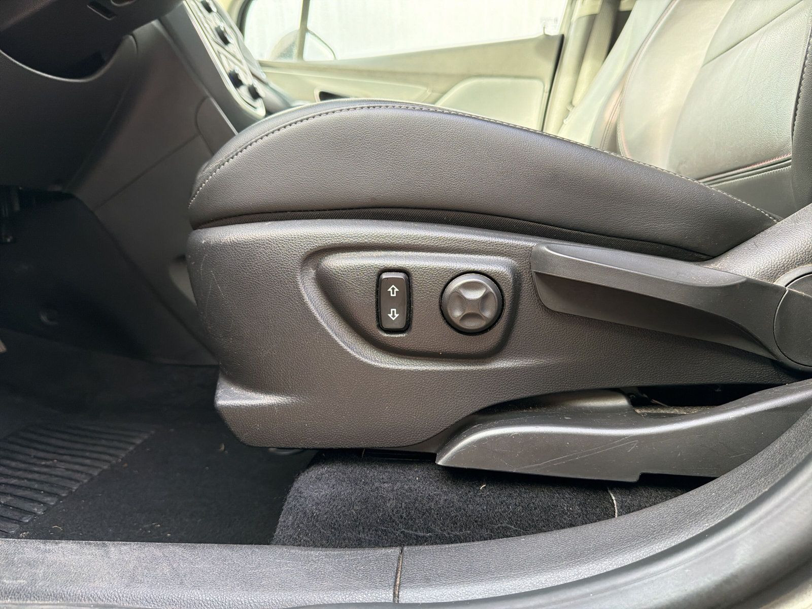 MOKKA INNO 1.4T 103 AT6  3 kW 140 PS AT6 NAVI+++