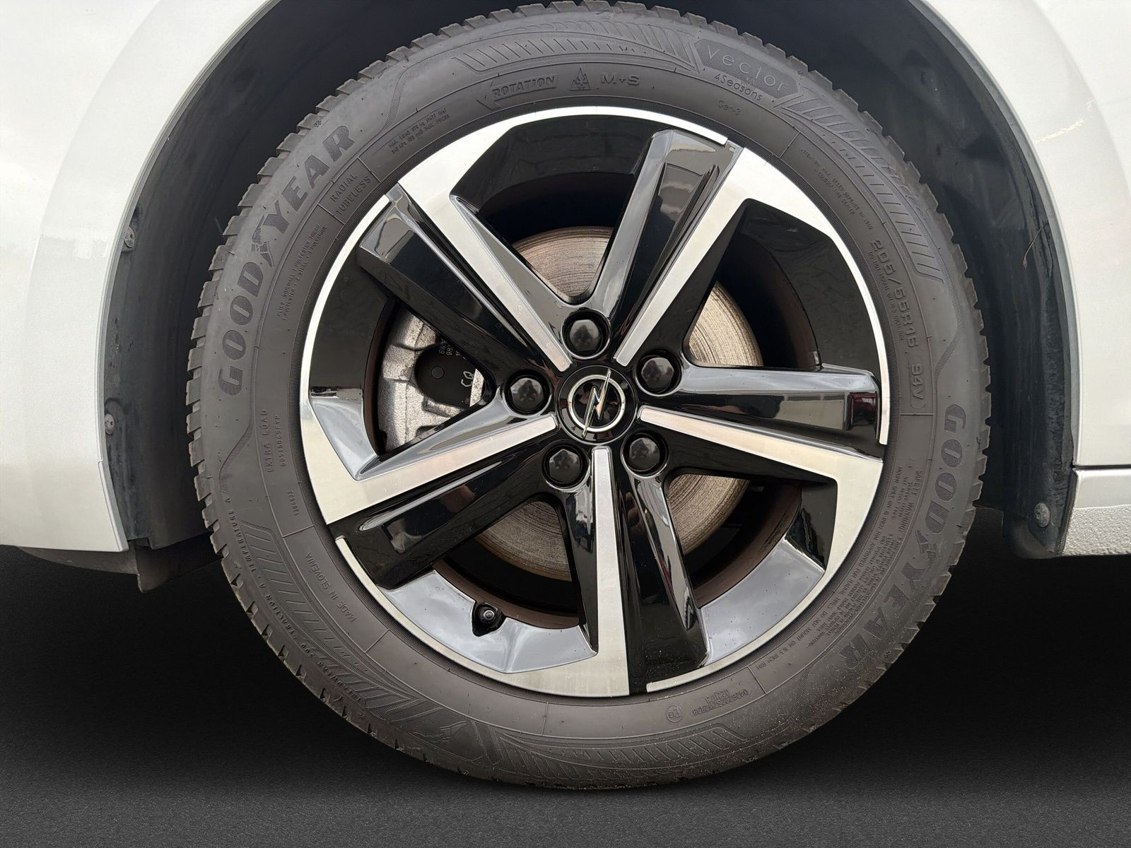 ASTRA L ST GS 1.2 TURBO AT8 +360CAM+SHZ+LHZ+PDC+