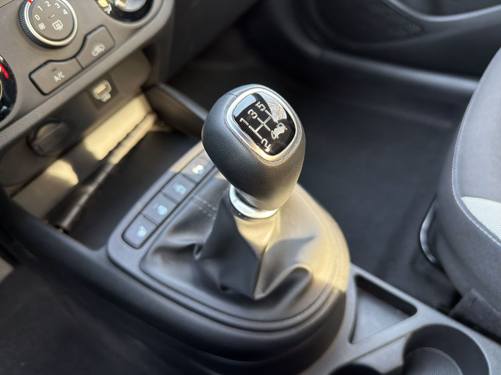 i10 1.0 CONNECT&GO +NAVI+KAMERA+CARPLAY+SHZ+LHZ+