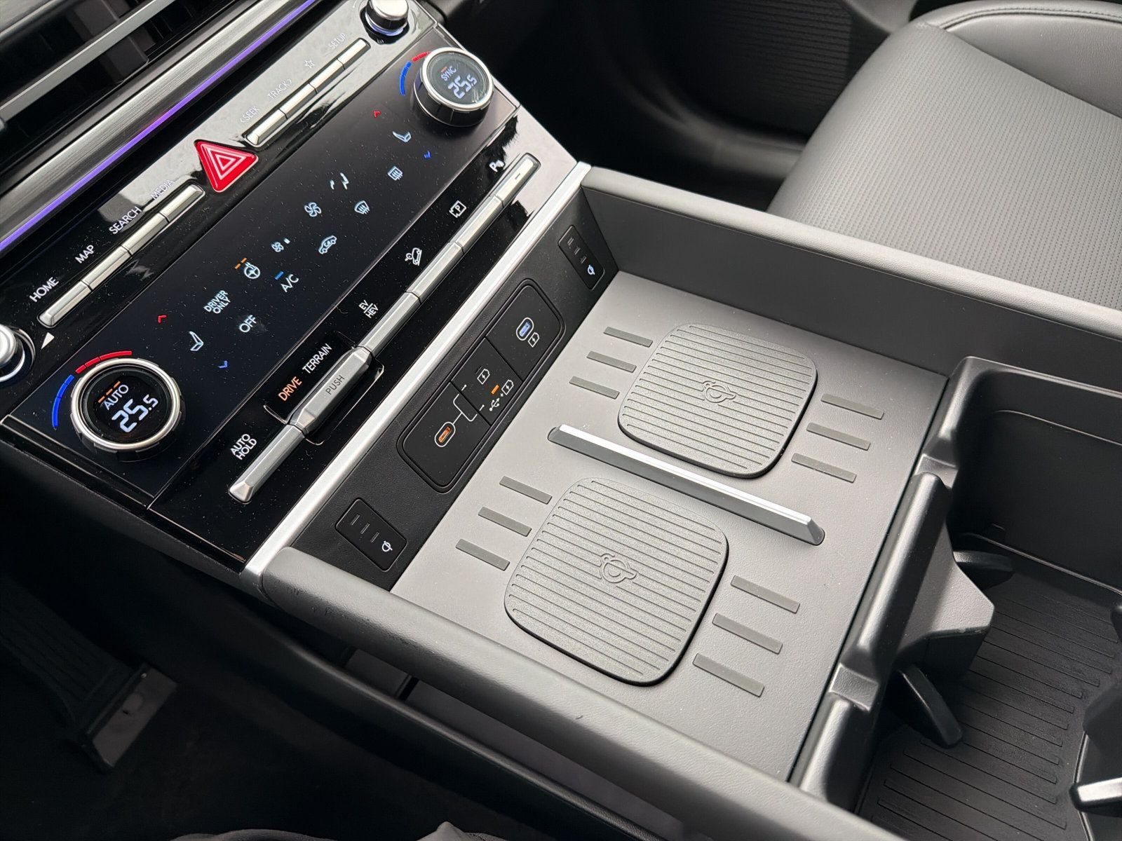 SANTA FE MY25 PHEV 5S 1.6 T-GDI SIGNATURE +KP+TP