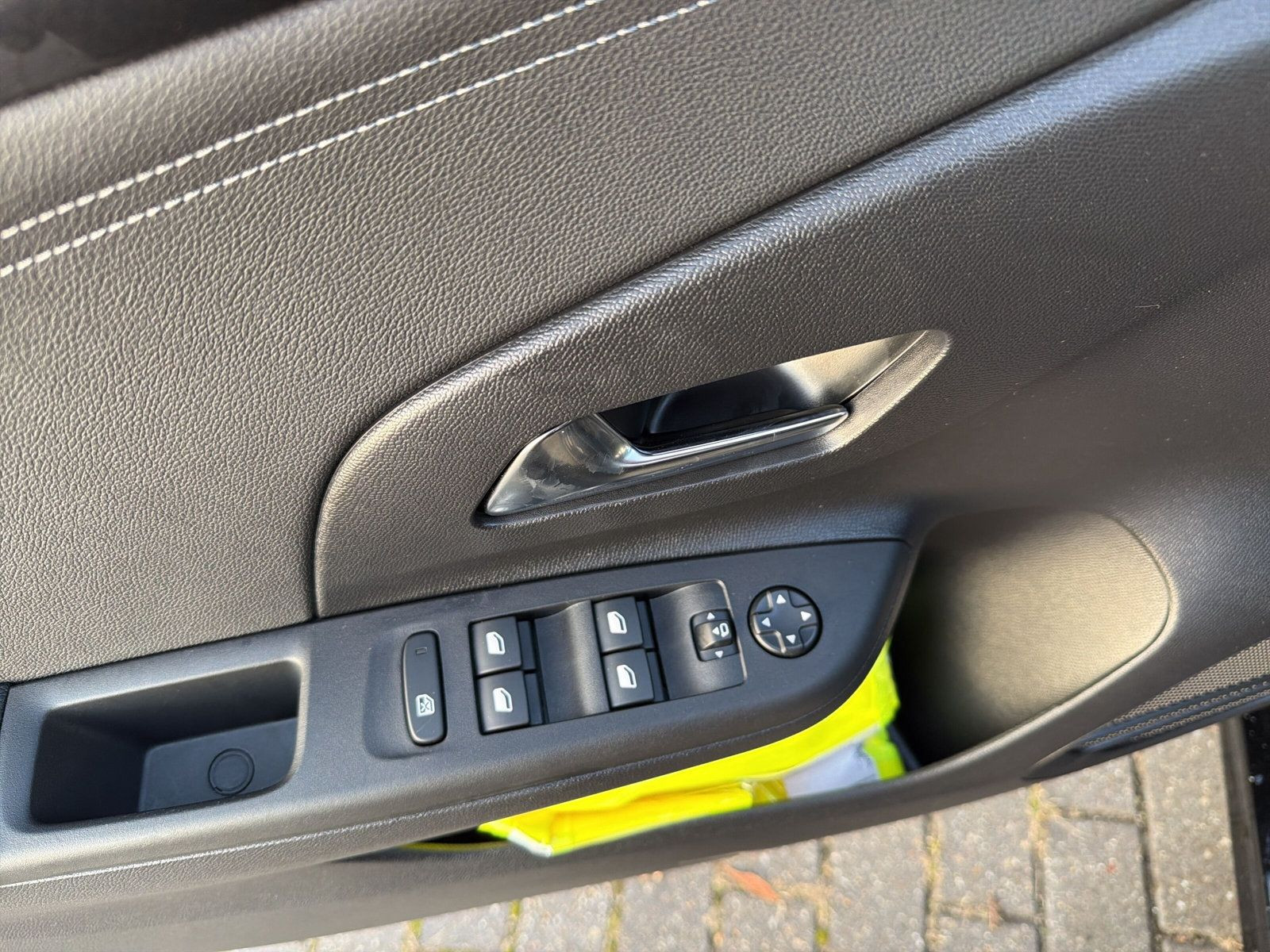 CORSA GS 1.2 74KW+SHZ+LHZ+NAVI+KAMERA+BLUET+