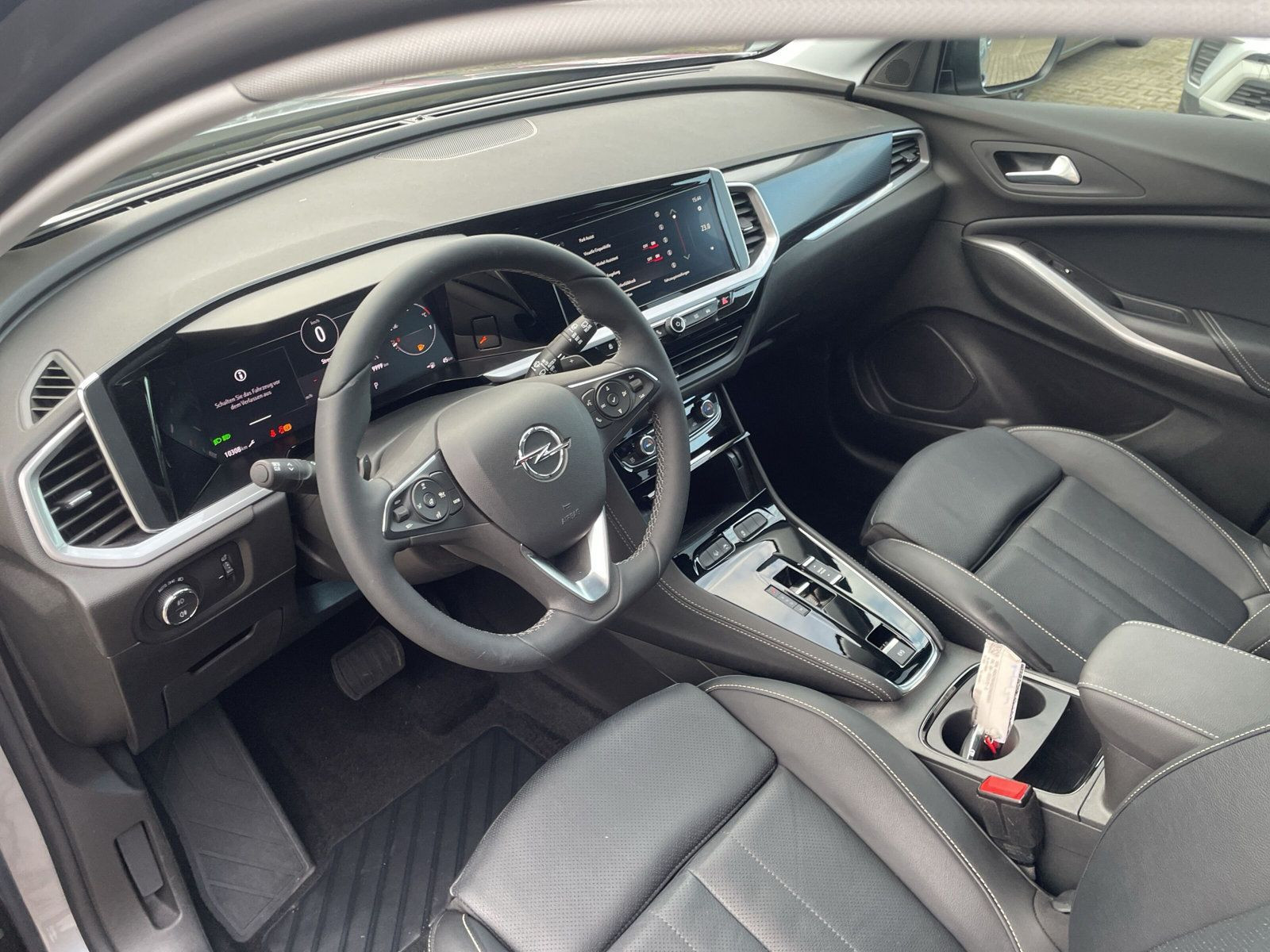 Grandland 1.2 ULTIMATE KLIMA+PDC+KAMERA+SHZ+LHZ+