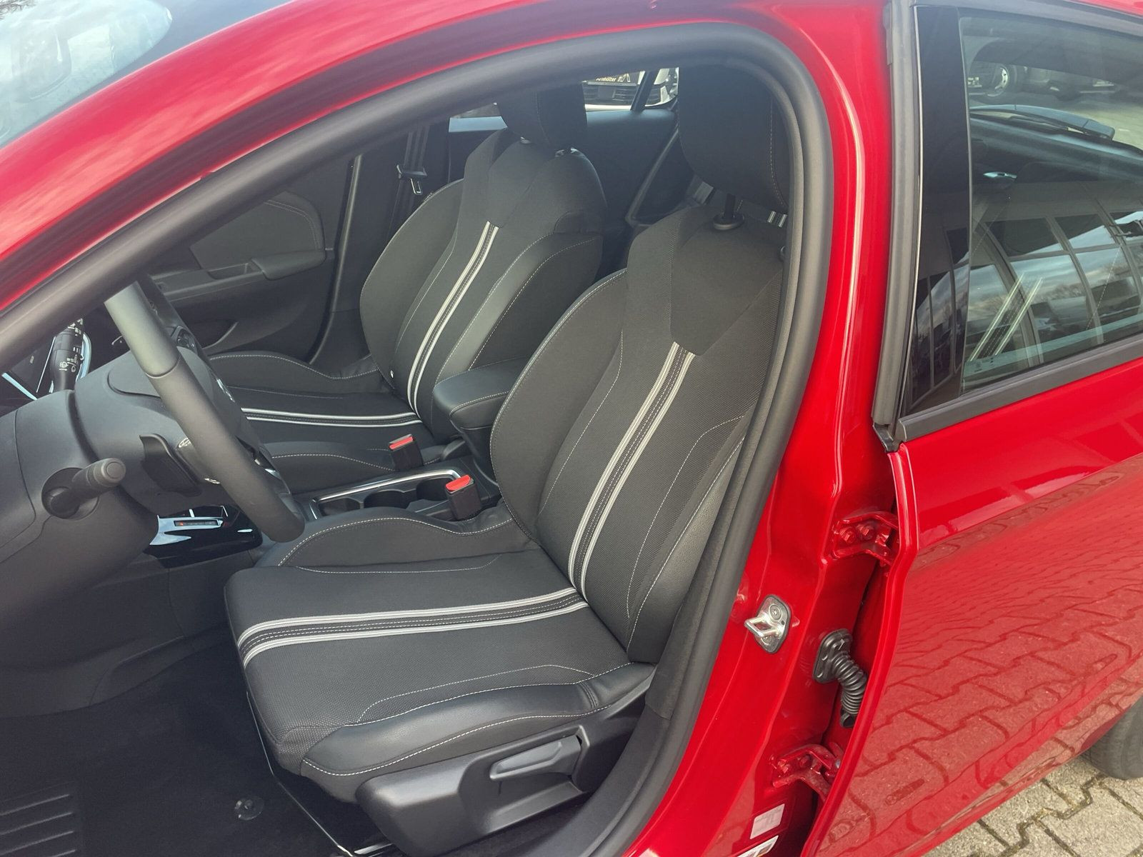 Corsa F 1.2 GS KLIMA+PDC+KAMERA+SHZ+LHZ+LED+ALLW