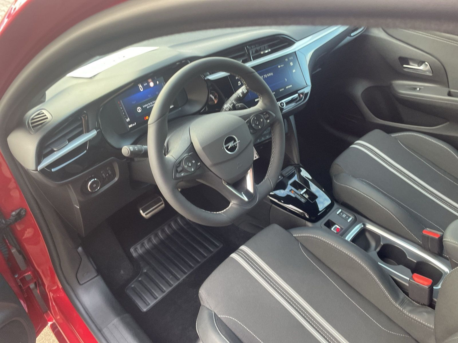 Corsa F 1.2 GS KLIMA+PDC+KAMERA+SHZ+LHZ+LED+ALLW