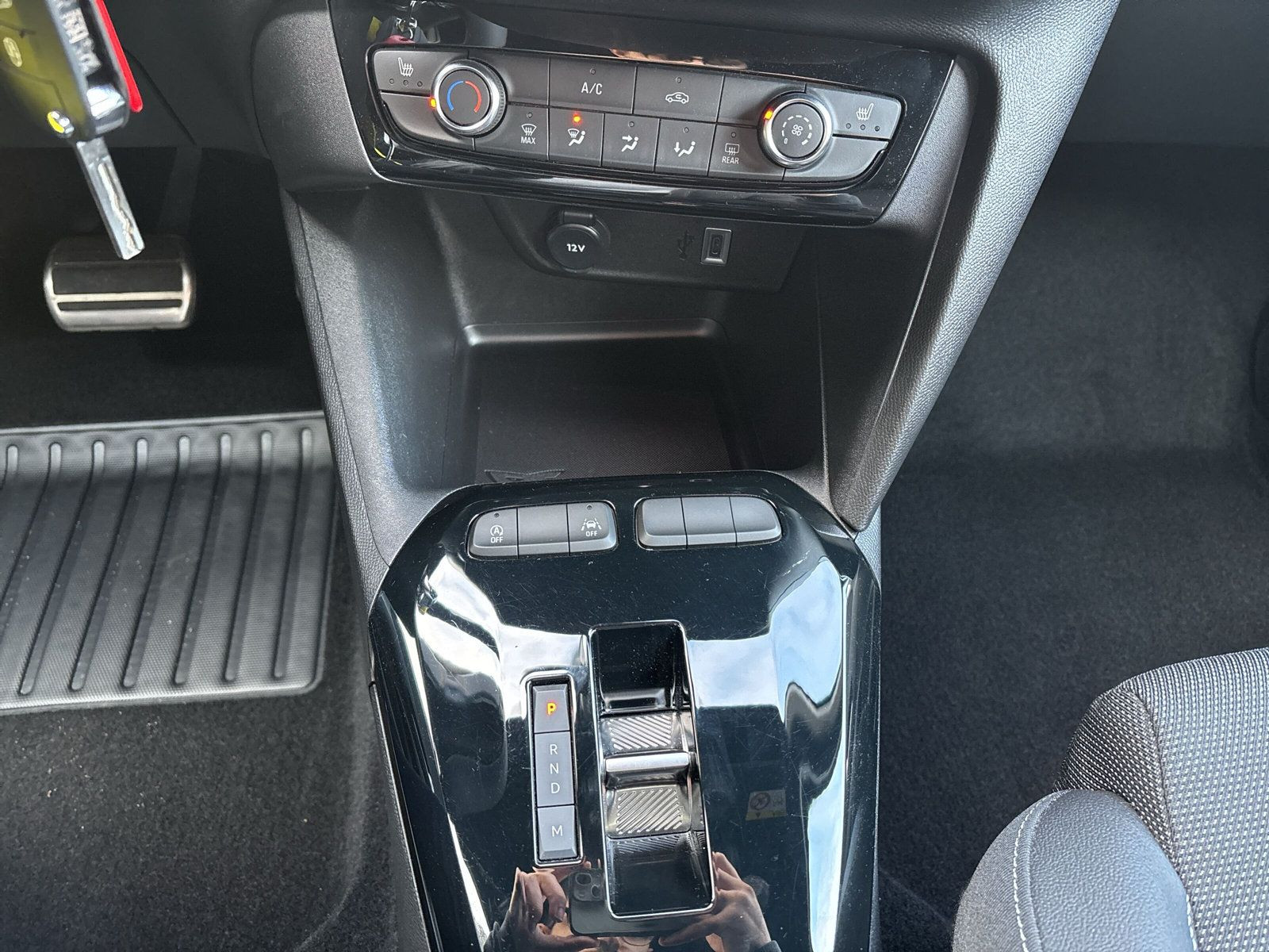 Corsa F 1.2 GS KLIMA+PDC+KAMERA+SHZ+LHZ+LED+ALLW