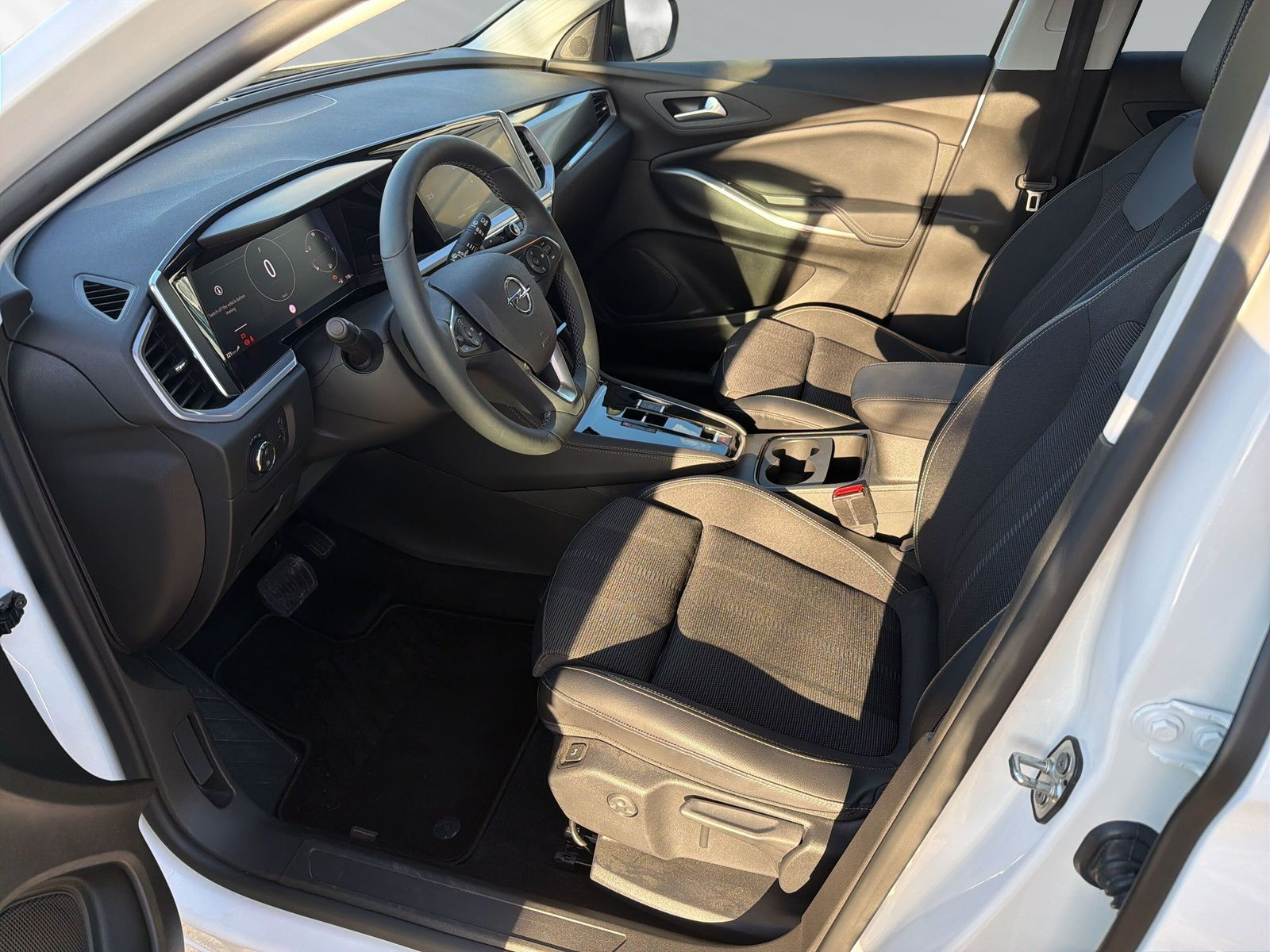 Grandland GS 1.2 Turbo S/S 96kW AT8+KAMERA+