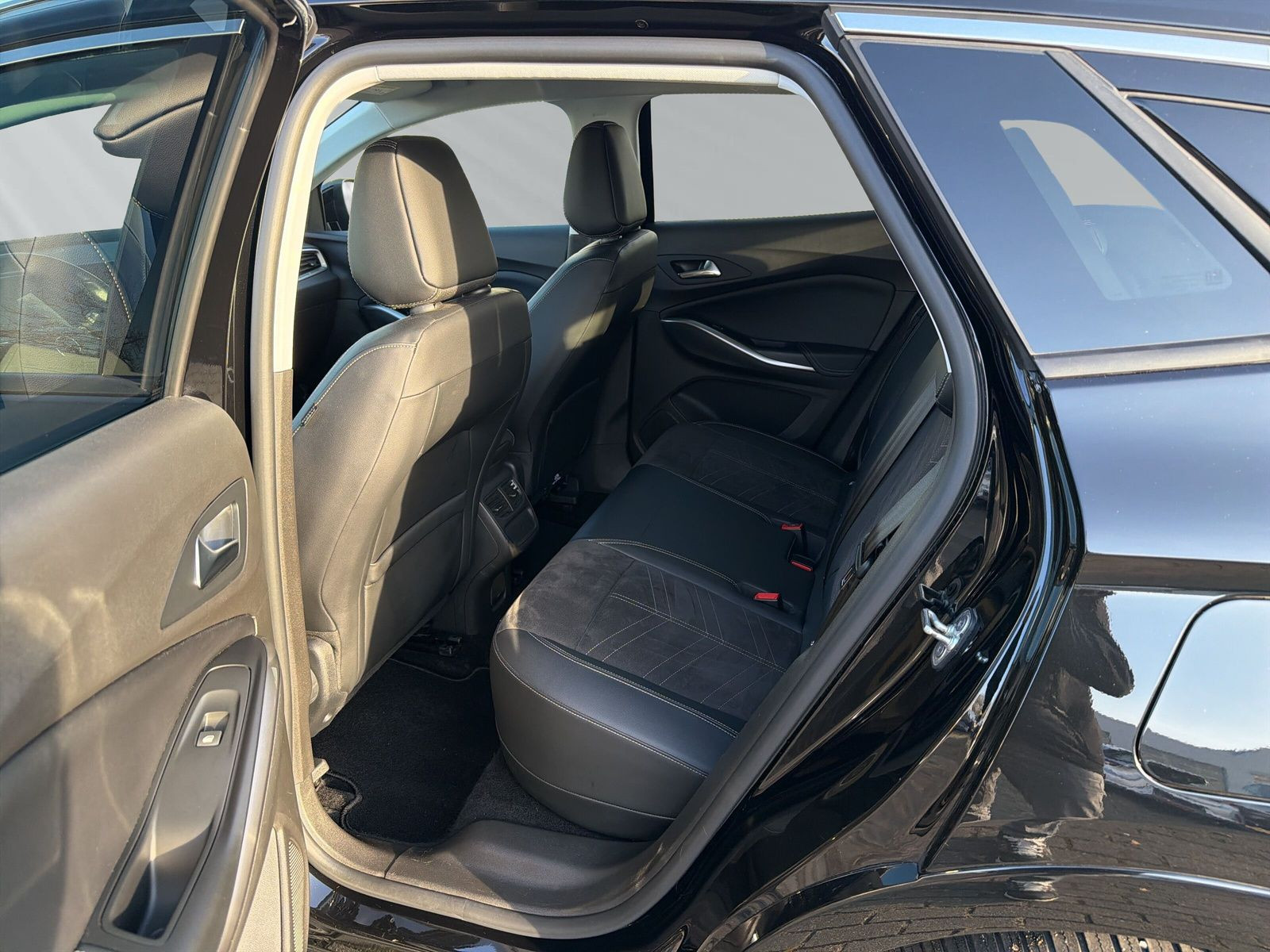 GRANDLAND X ULTI PHEV AT-8 AWD+AHK+KAMERA++