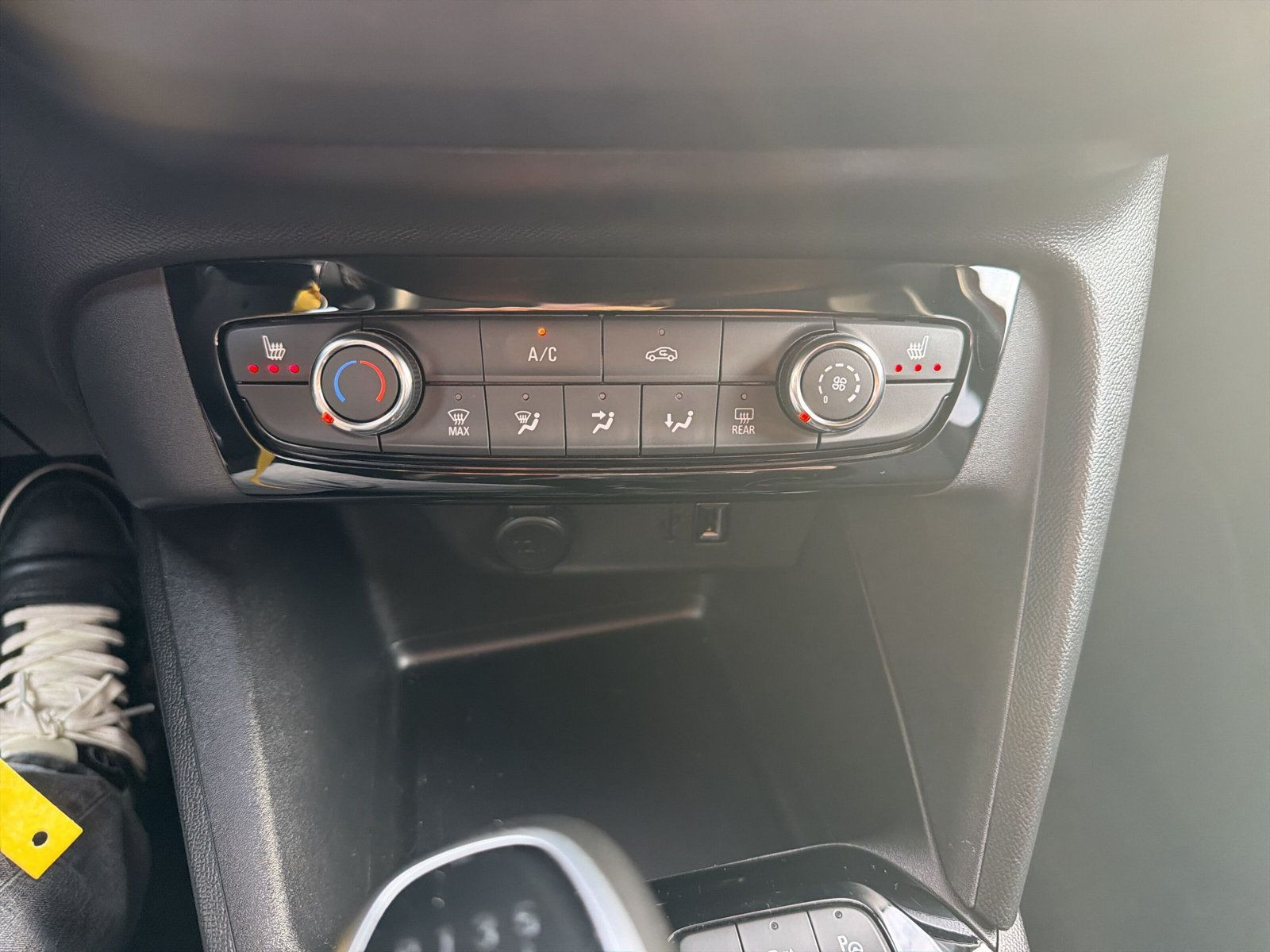 CORSA ELEGANCE 1.2 Direct Injection Turbo, 74 kW