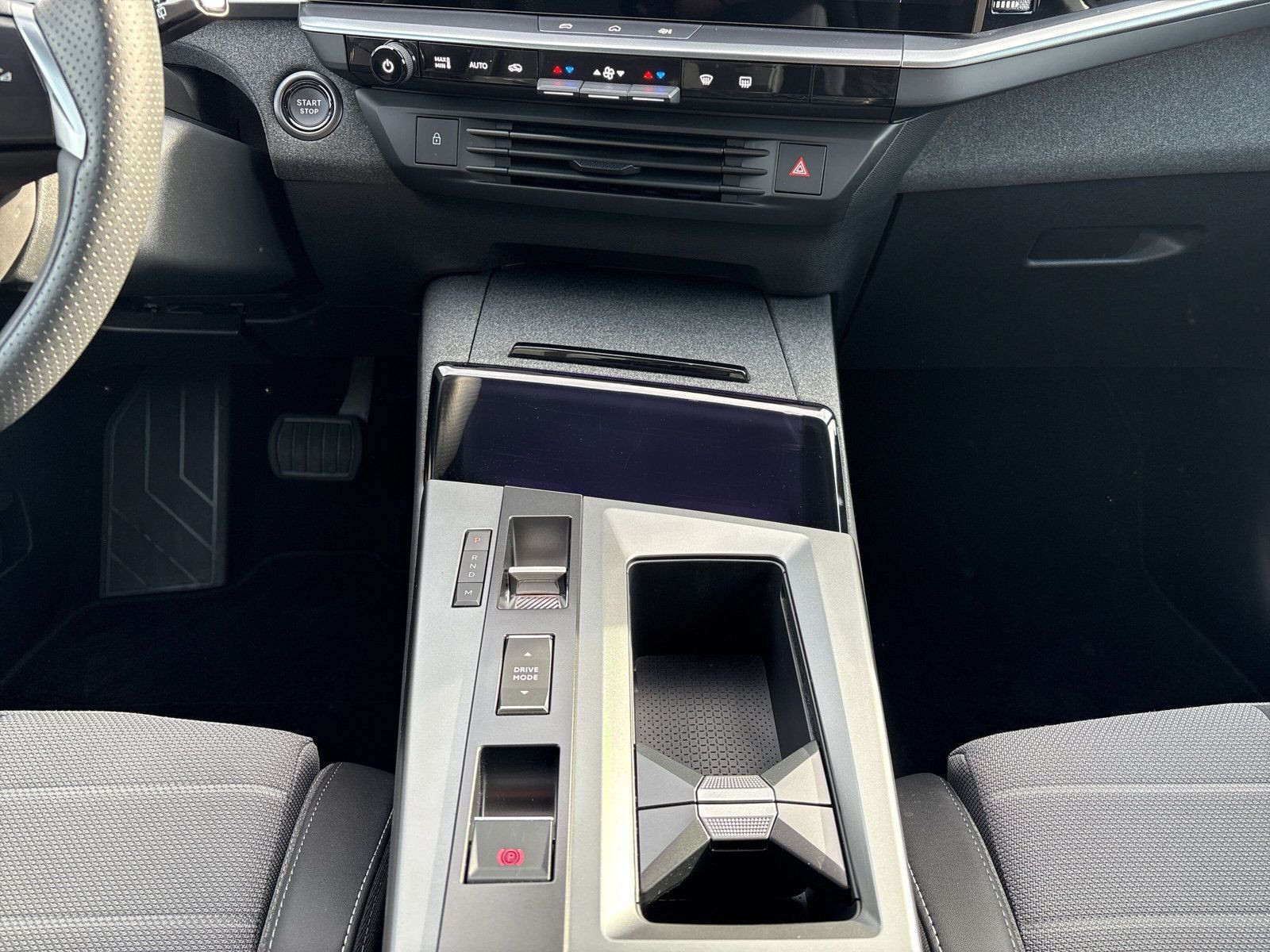 Grandland B GS 1.2 Hybrid 48V eDCT6+SHZ+LHZ+NAV+