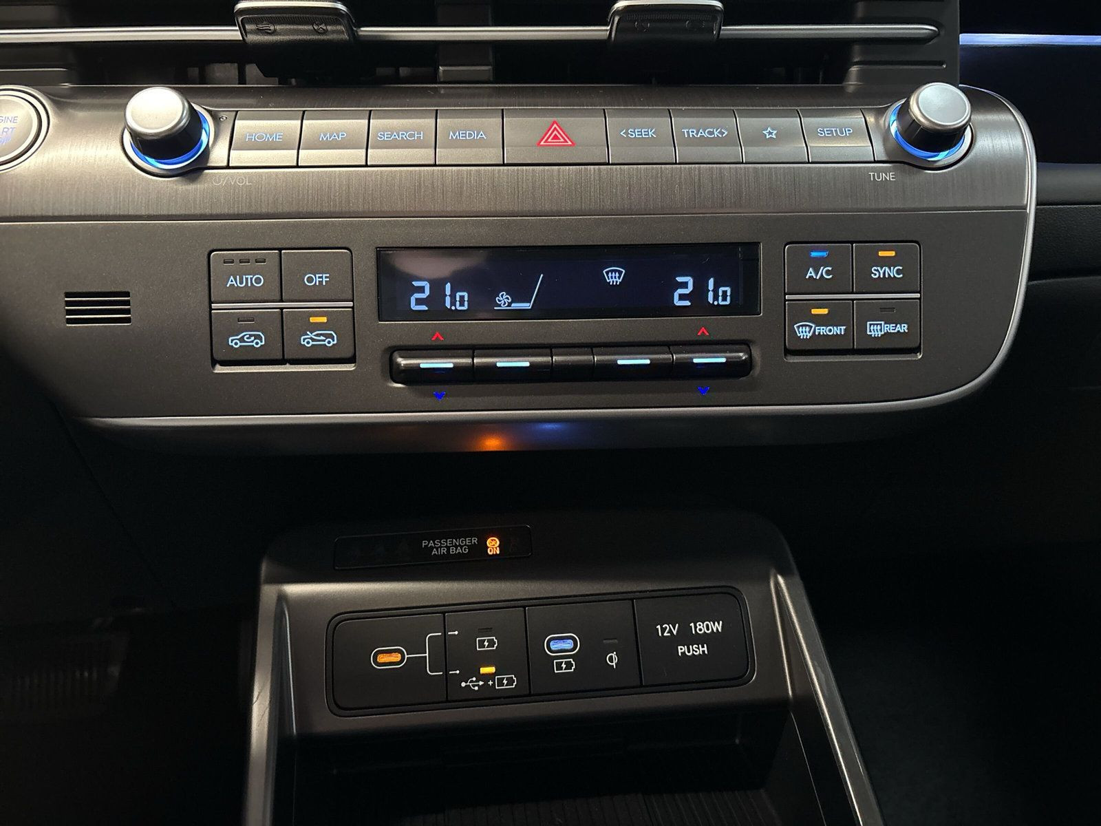 KONA MY25 1.6 T-GDI 170 PS 7DCT 4WD Prime + Dach