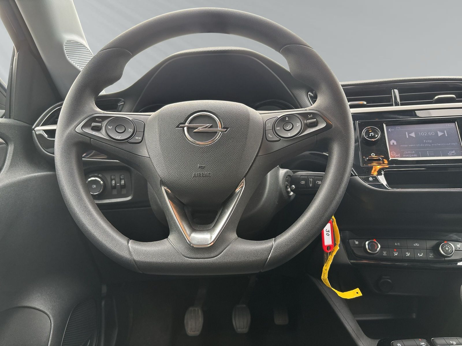 CORSA EDITION 1.2 75PS KLIMA+SHZ+PDC+MT5+TEMPOM+