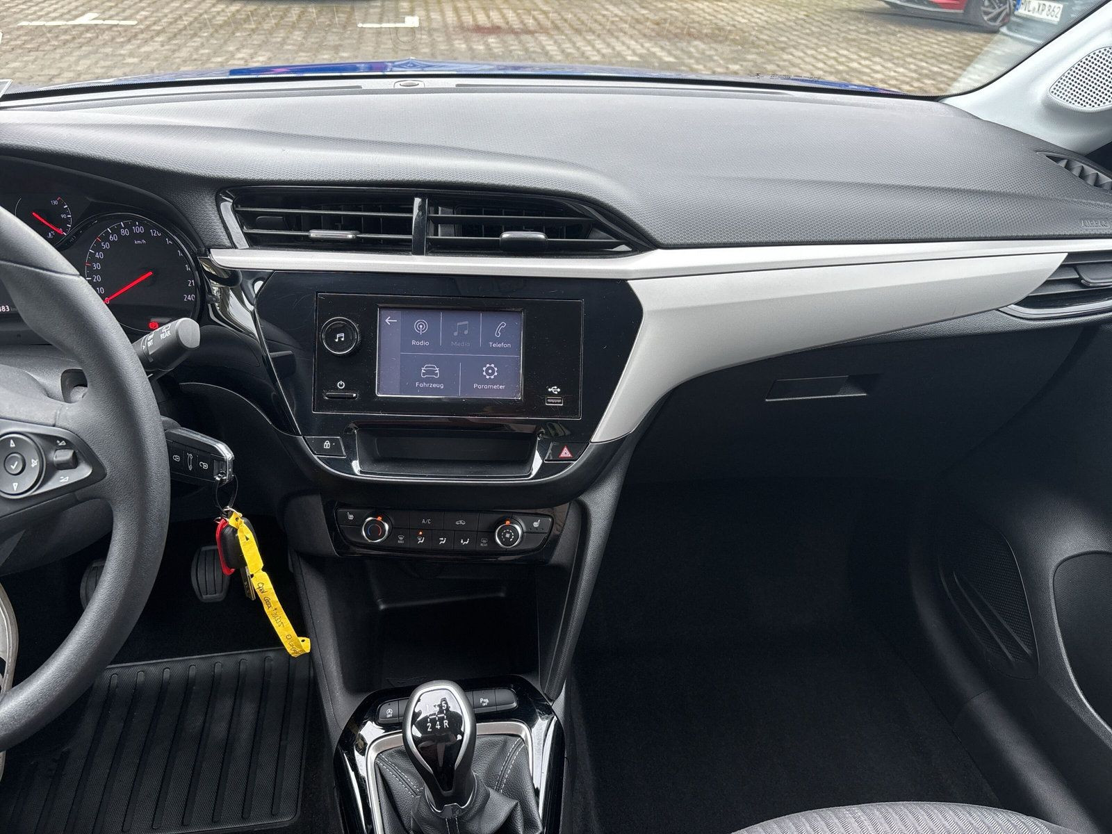 CORSA EDITION 1.2 75PS KLIMA+SHZ+PDC+MT5+TEMPOM+